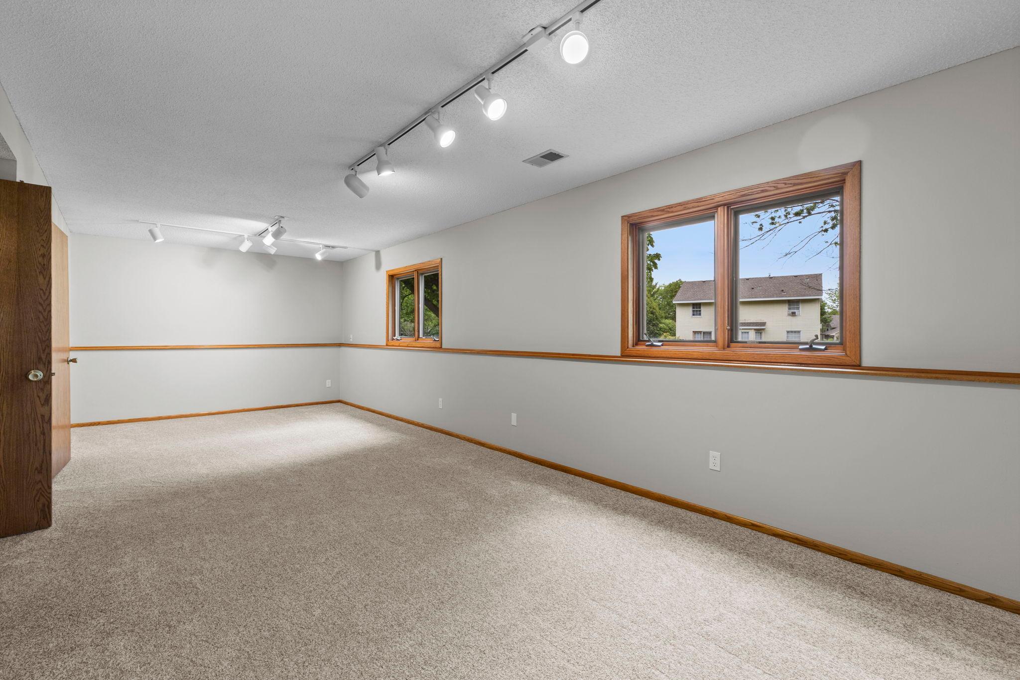 View of Residential at 1009 Gramsey Place, Burnsville MN 55306, Burnsville (39 of 59) - Mike Wilen | Minnesota Team Real Estate
