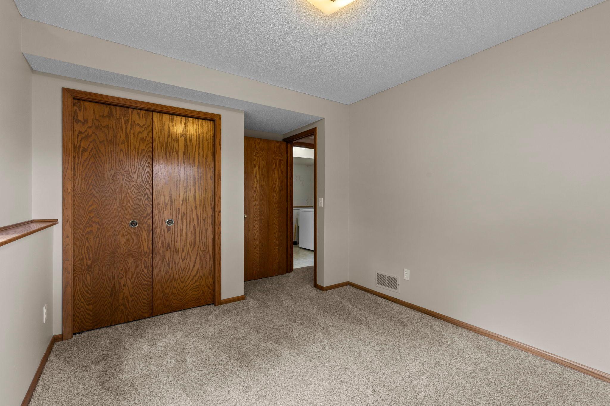 View of Residential at 1009 Gramsey Place, Burnsville MN 55306, Burnsville (46 of 59) - Mike Wilen | Minnesota Team Real Estate