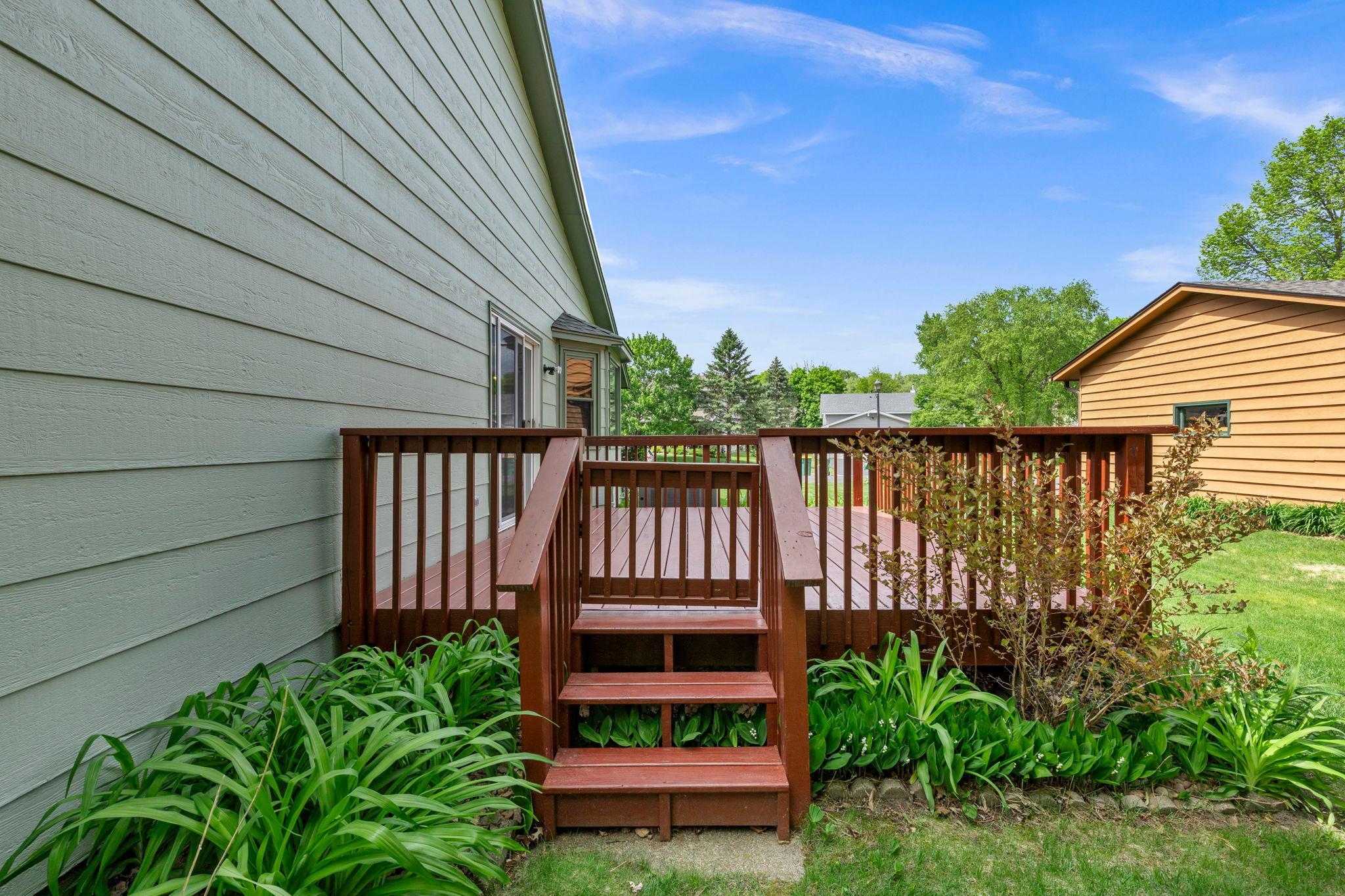 View of Residential at 1009 Gramsey Place, Burnsville MN 55306, Burnsville (51 of 59) - Mike Wilen | Minnesota Team Real Estate