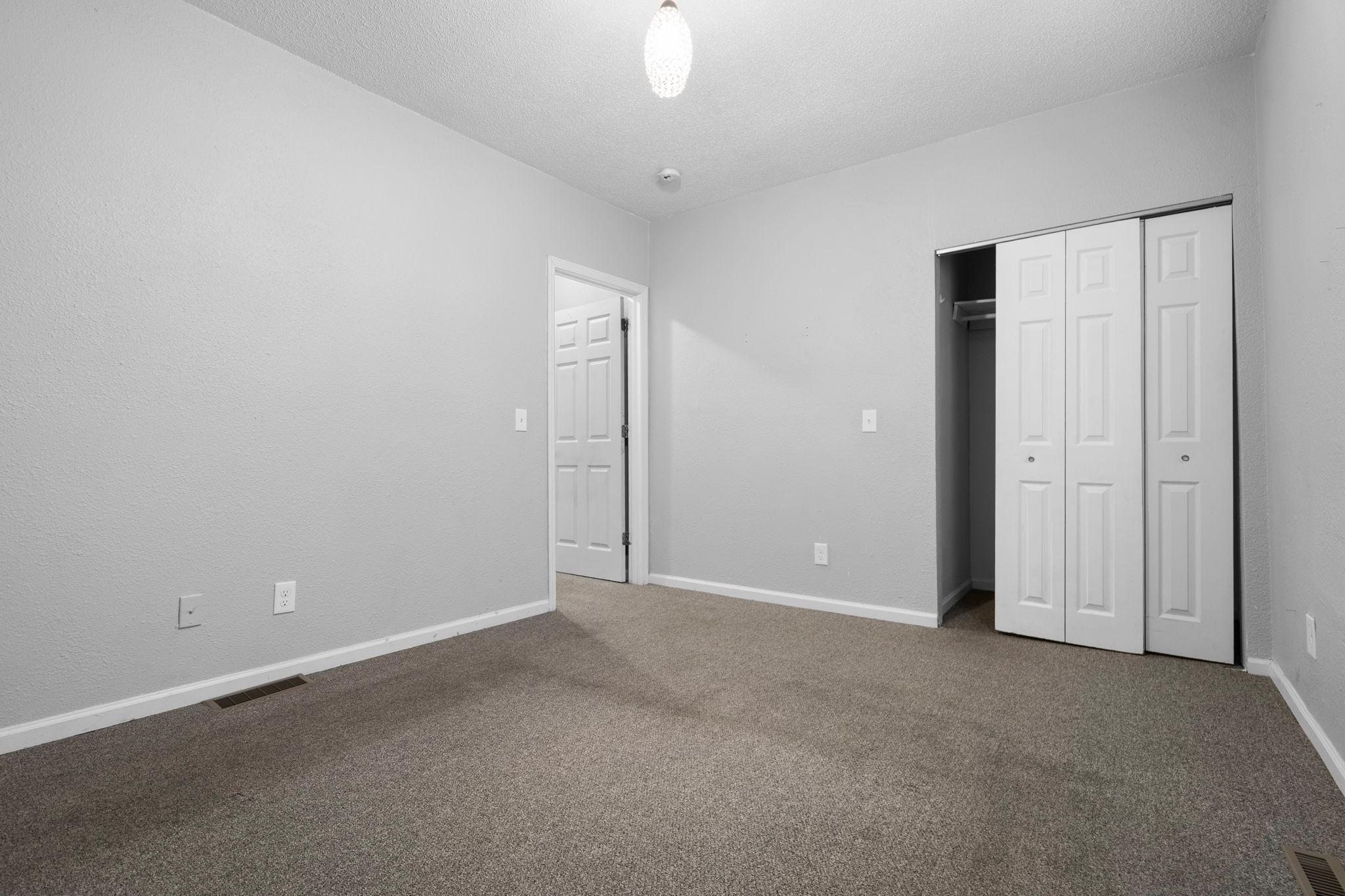 View of Residential Income at 1111 17th Avenue, Minneapolis MN 55411, Minneapolis (26 of 29) - Mike Wilen | Minnesota Team Real Estate