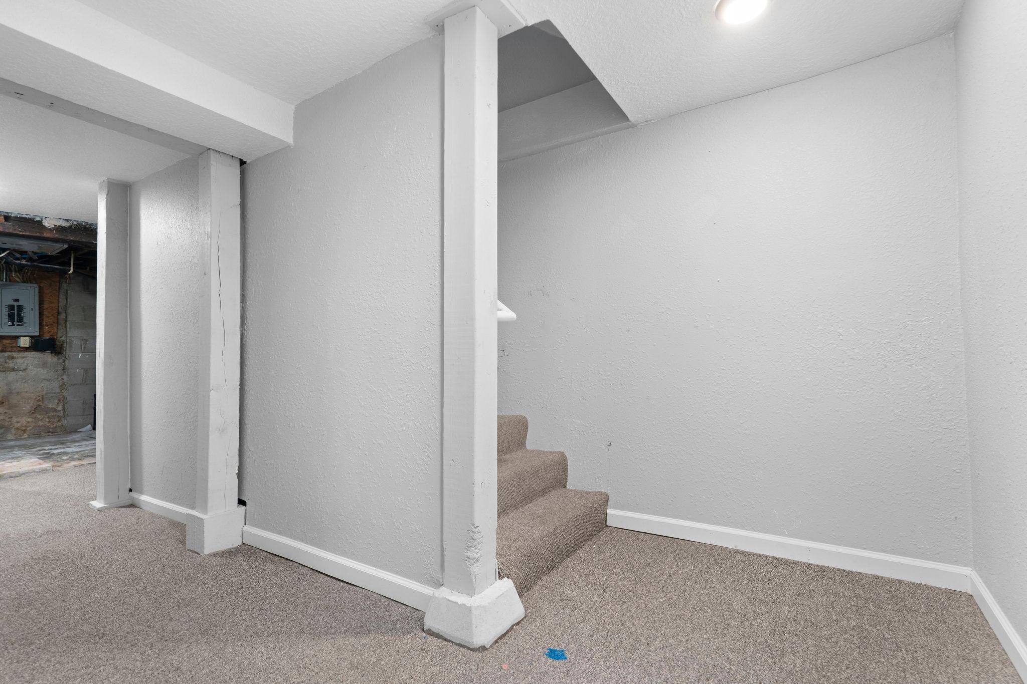 View of Residential Income at 1111 17th Avenue, Minneapolis MN 55411, Minneapolis (25 of 29) - Mike Wilen | Minnesota Team Real Estate