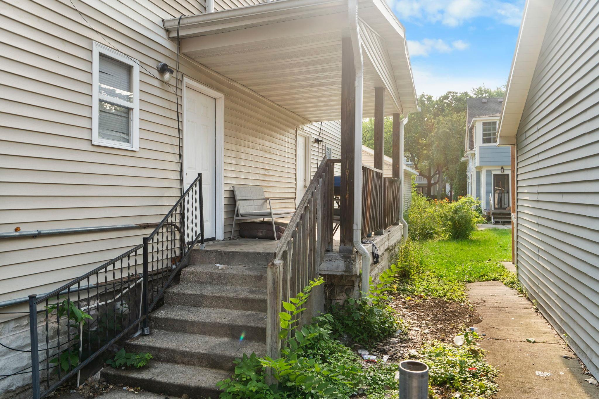View of Residential Income at 1111 17th Avenue, Minneapolis MN 55411, Minneapolis (19 of 29) - Mike Wilen | Minnesota Team Real Estate