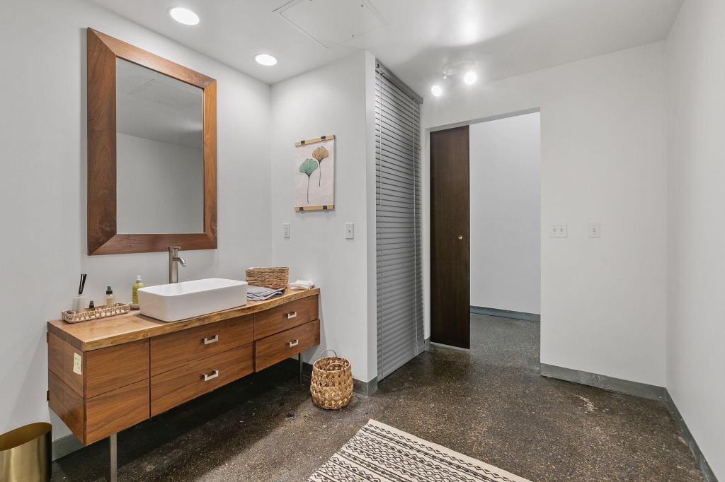 View of Residential at 700 Washington Avenue #212, Minneapolis MN 55401, Minneapolis (18 of 31) - Mike Wilen | Minnesota Team Real Estate
