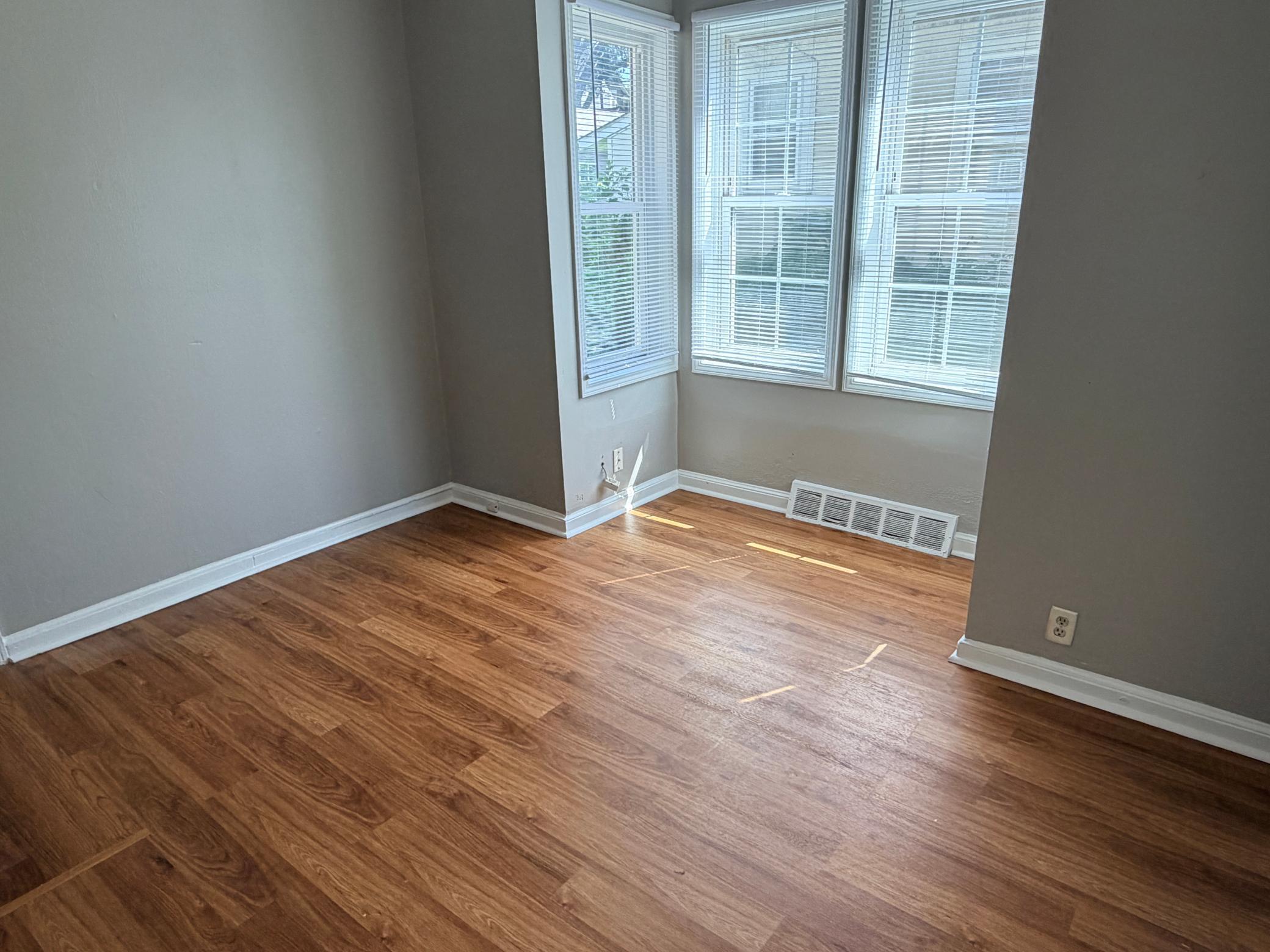 View of Residential Income at 353 Lawson Avenue, Saint Paul MN 55130, Saint Paul (4 of 11) - Mike Wilen | Minnesota Team Real Estate