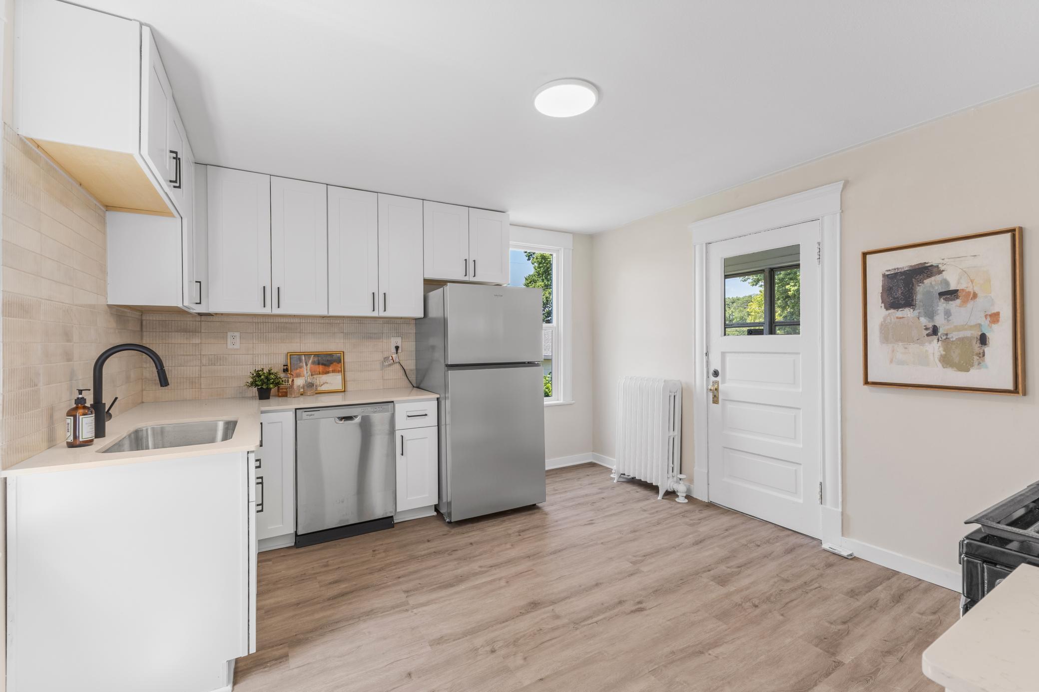 View of Residential at 413 Knox Avenue, Minneapolis MN 55405, Minneapolis (15 of 37) - Mike Wilen | Minnesota Team Real Estate