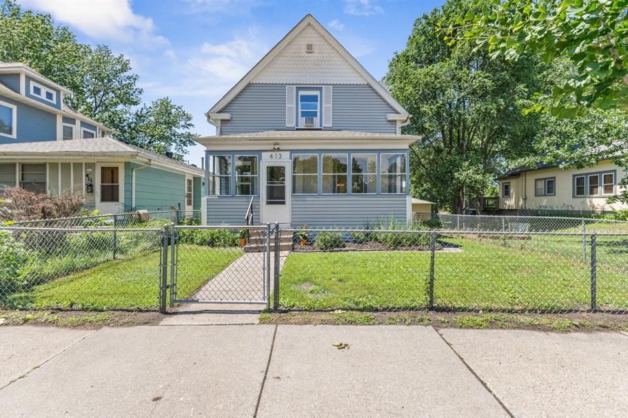View of Residential at 413 Knox Avenue, Minneapolis MN 55405, Minneapolis (2 of 37) - Mike Wilen | Minnesota Team Real Estate