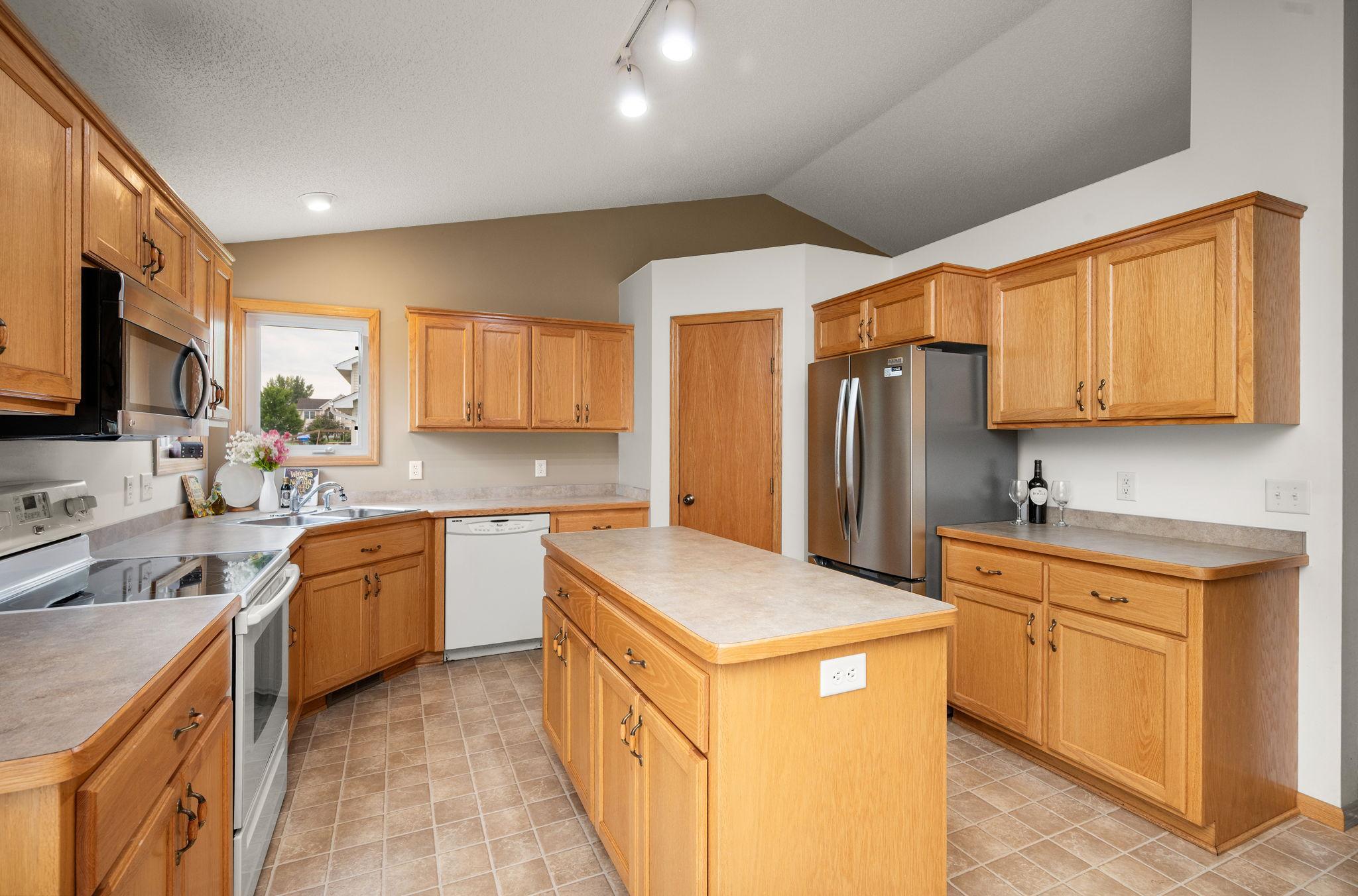 View of Residential at 6194 Karmen Avenue, Albertville MN 55301, Albertville (8 of 23) - Mike Wilen | Minnesota Team Real Estate