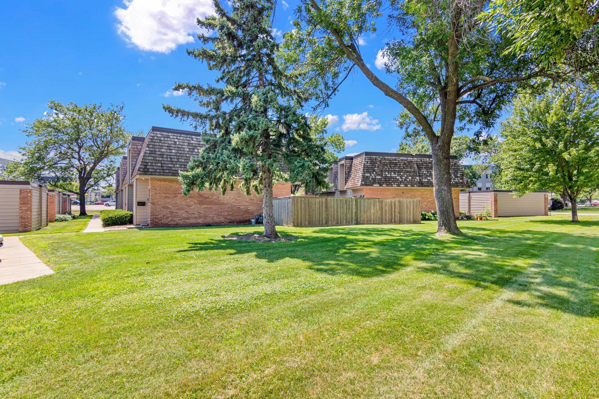 View of Residential at 6487 Barrie Road, Edina MN 55435, Edina (4 of 22) - Mike Wilen | Minnesota Team Real Estate