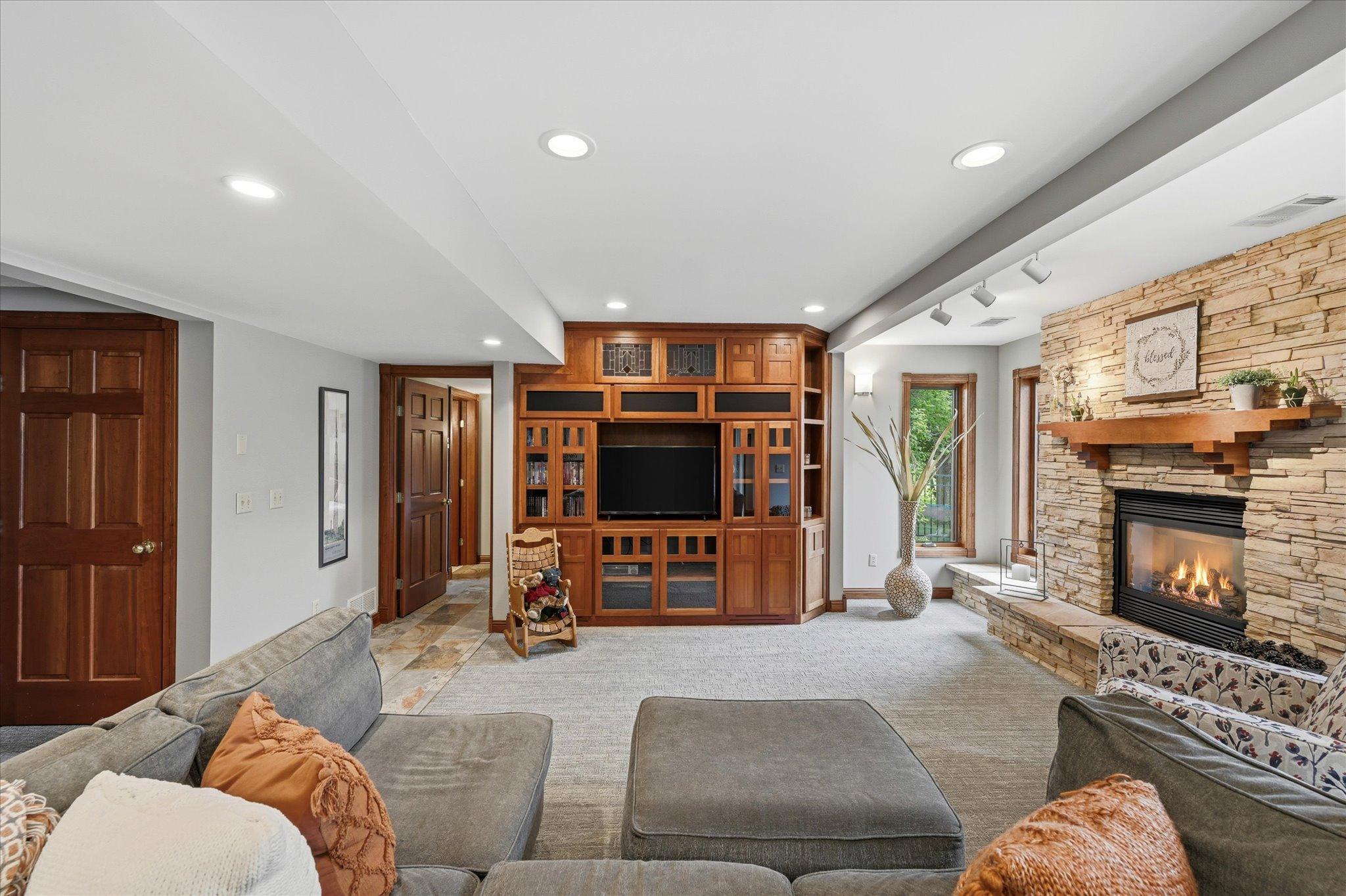 View of Residential at 9743 Wellington Lane, Woodbury MN 55125, Woodbury (65 of 107) - Mike Wilen | Minnesota Team Real Estate