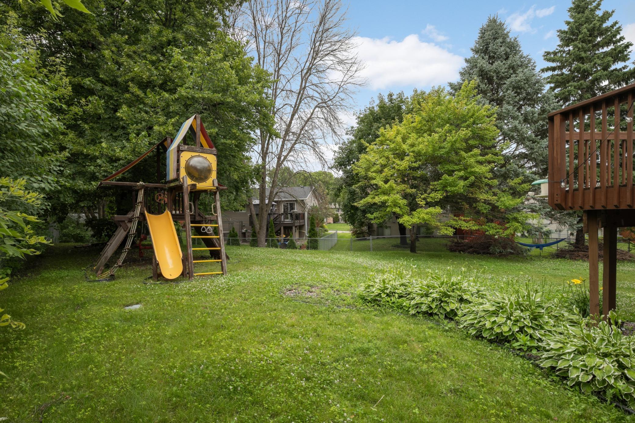 View of Residential at 2432 Henslow Court, Oakdale MN 55128, Oakdale (25 of 28) - Mike Wilen | Minnesota Team Real Estate