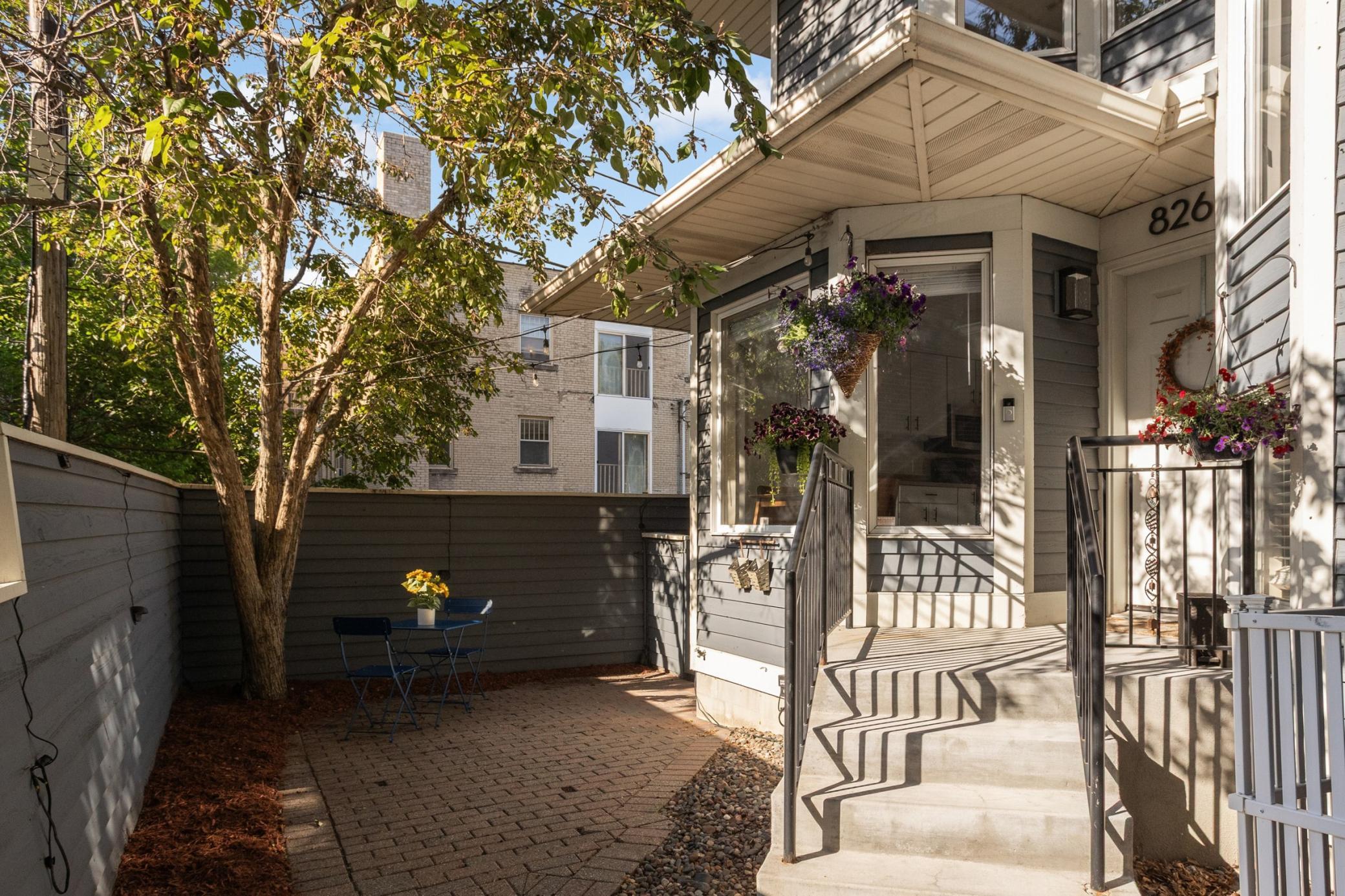 View of Residential at 826 Summit Avenue, Minneapolis MN 55403, Minneapolis (3 of 40) - Mike Wilen | Minnesota Team Real Estate