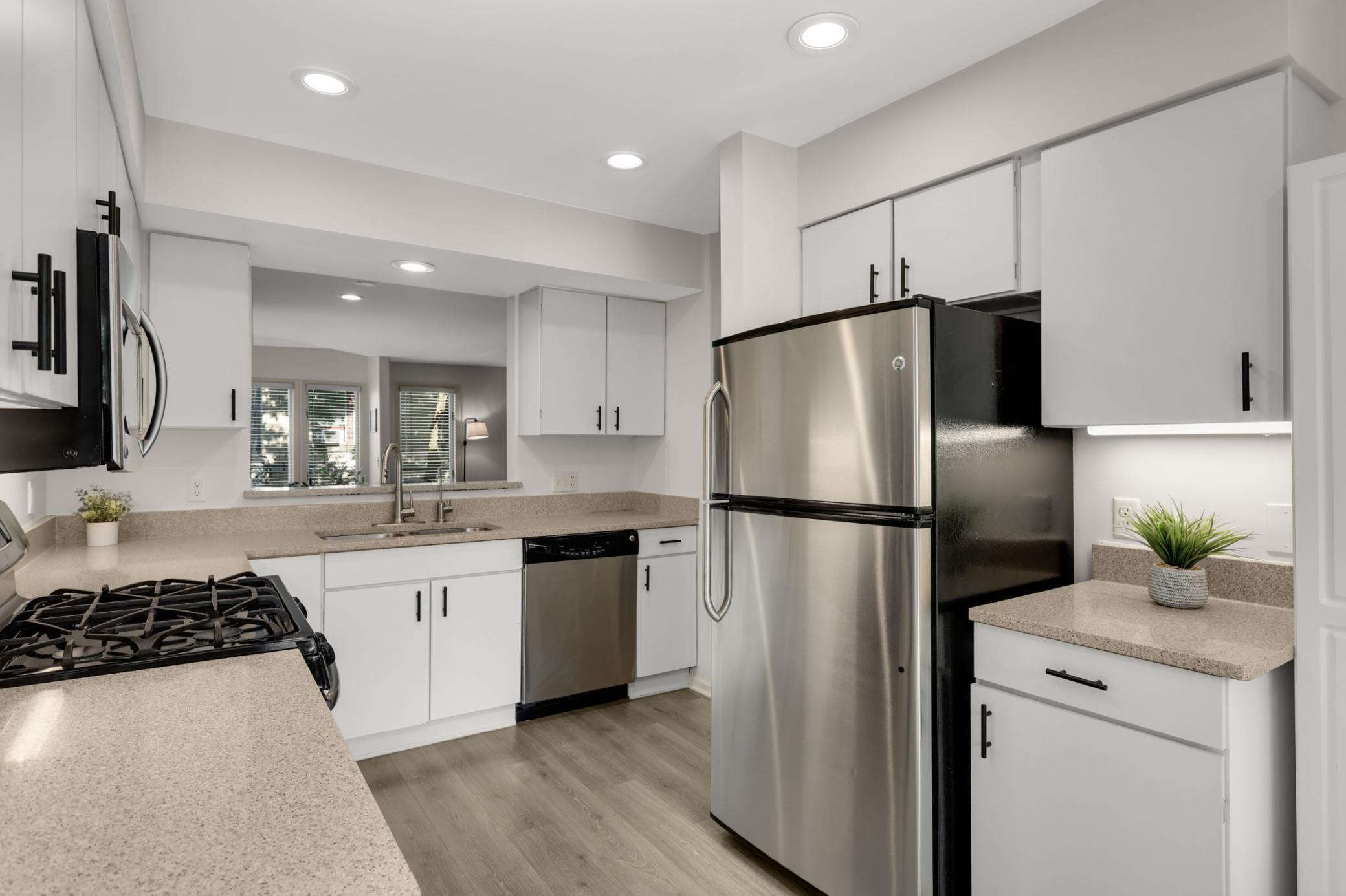 View of Residential at 826 Summit Avenue, Minneapolis MN 55403, Minneapolis (13 of 40) - Mike Wilen | Minnesota Team Real Estate