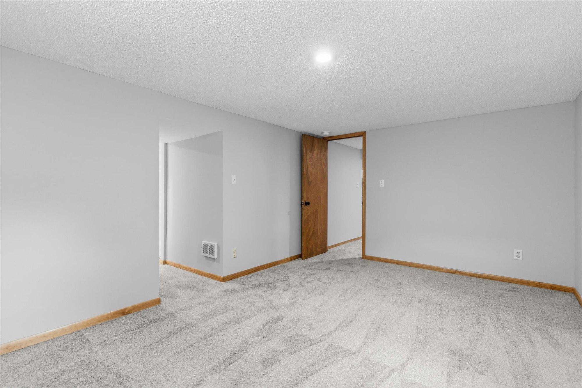 View of Residential at 736 Lasso Lane, Eagan MN 55123, Eagan (25 of 27) - Mike Wilen | Minnesota Team Real Estate