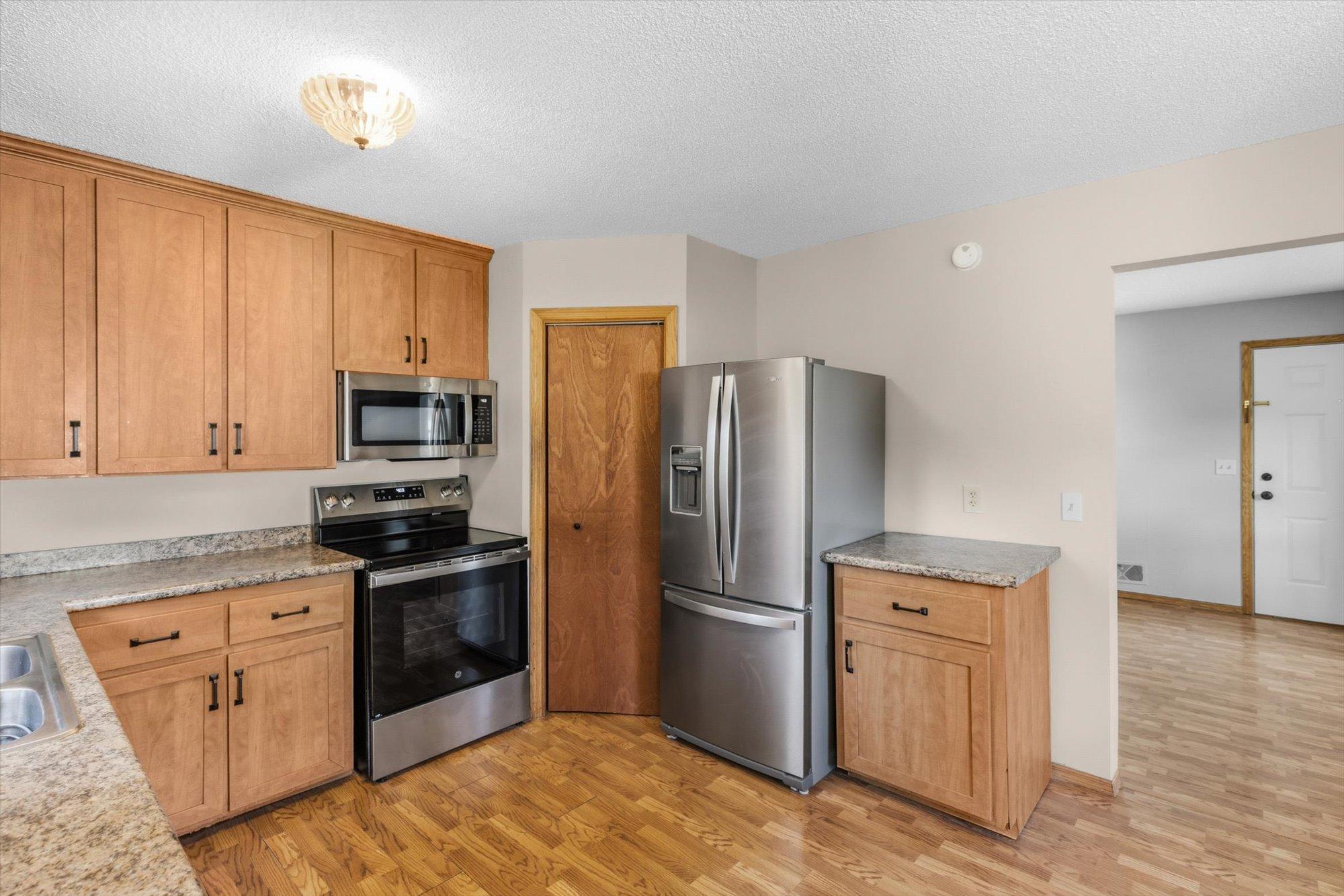 View of Residential at 736 Lasso Lane, Eagan MN 55123, Eagan (12 of 27) - Mike Wilen | Minnesota Team Real Estate