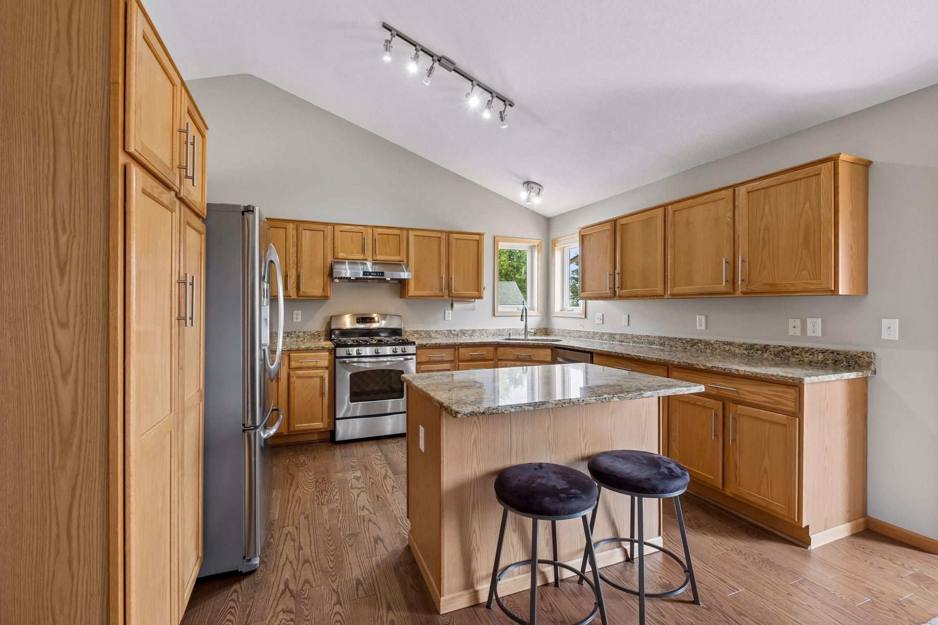 View of Residential at 3963 Bailey Ridge Draw, Woodbury MN 55125, Woodbury (6 of 46) - Mike Wilen | Minnesota Team Real Estate
