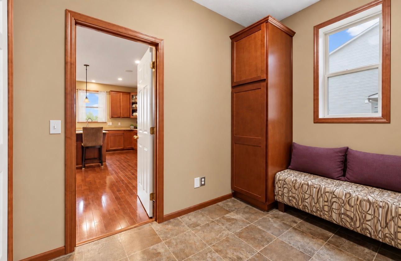 View of Residential at 2061 Winterberry Lane, Shakopee MN 55379, Shakopee (18 of 97) - Mike Wilen | Minnesota Team Real Estate