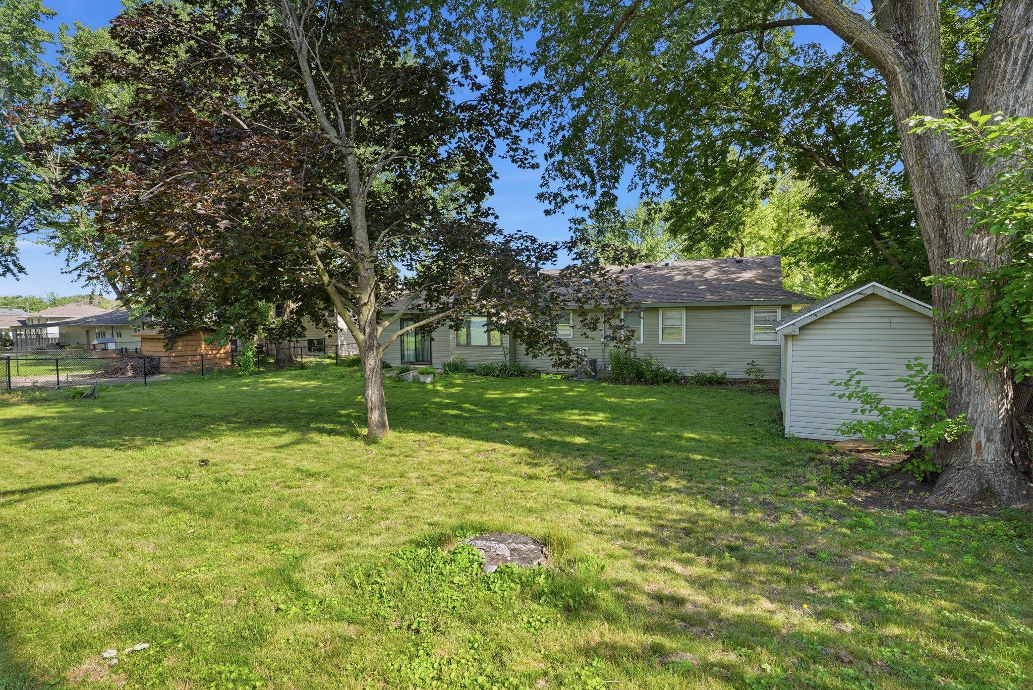 View of Residential at 916 Whitney Drive, Apple Valley MN 55124, Apple Valley (29 of 31) - Mike Wilen | Minnesota Team Real Estate