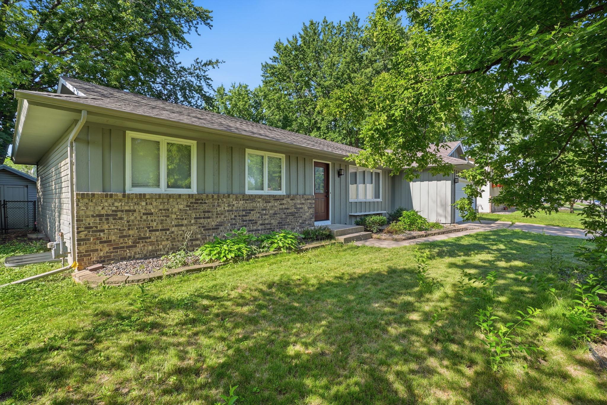 View of Residential at 916 Whitney Drive, Apple Valley MN 55124, Apple Valley (31 of 31) - Mike Wilen | Minnesota Team Real Estate
