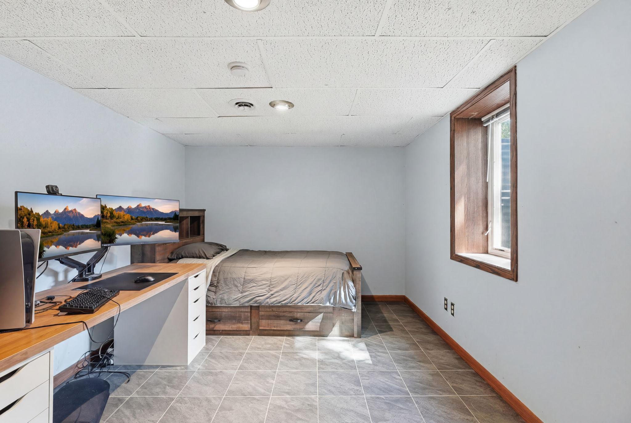 View of Residential at 916 Whitney Drive, Apple Valley MN 55124, Apple Valley (23 of 31) - Mike Wilen | Minnesota Team Real Estate