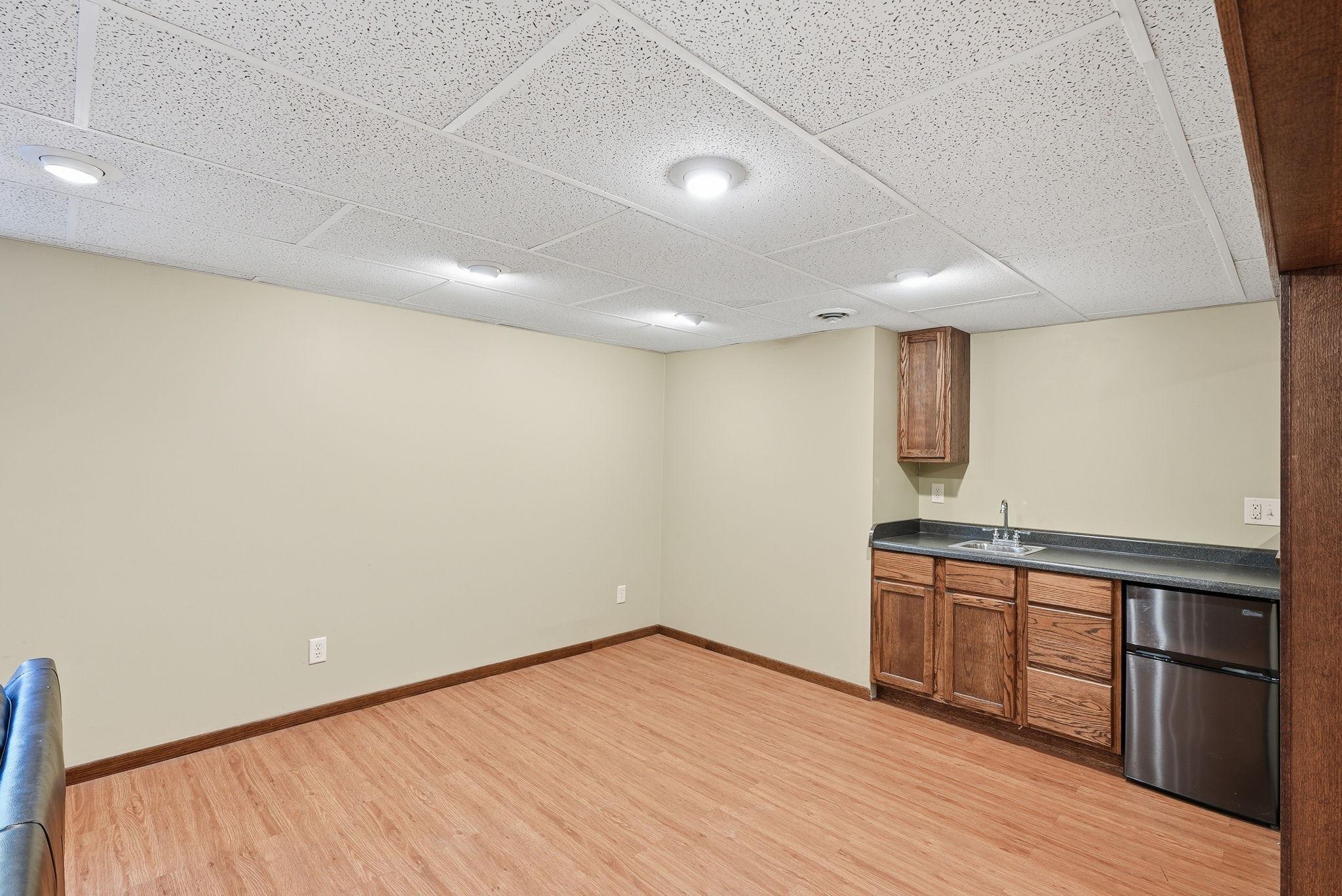 View of Residential at 916 Whitney Drive, Apple Valley MN 55124, Apple Valley (21 of 31) - Mike Wilen | Minnesota Team Real Estate