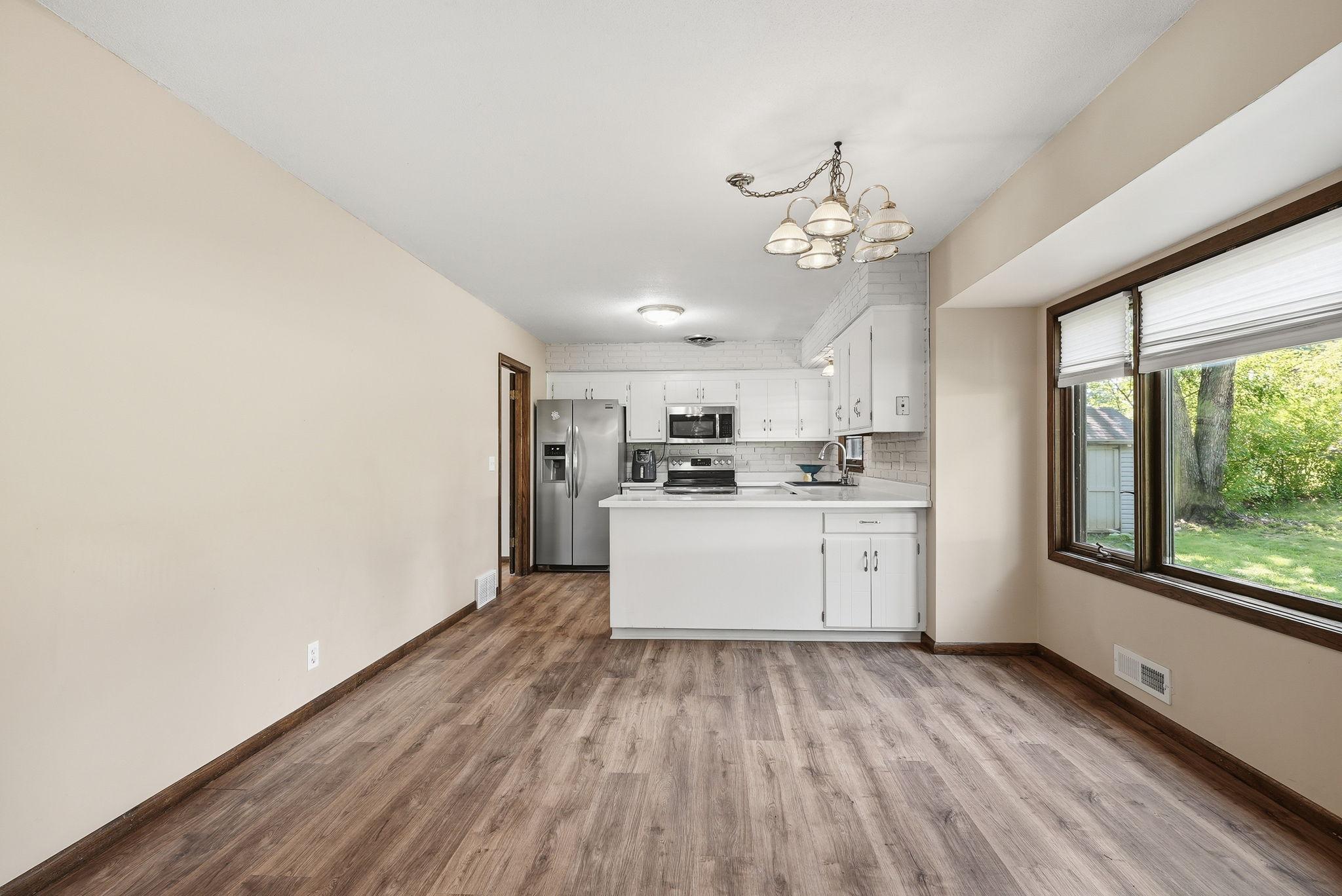 View of Residential at 916 Whitney Drive, Apple Valley MN 55124, Apple Valley (6 of 31) - Mike Wilen | Minnesota Team Real Estate