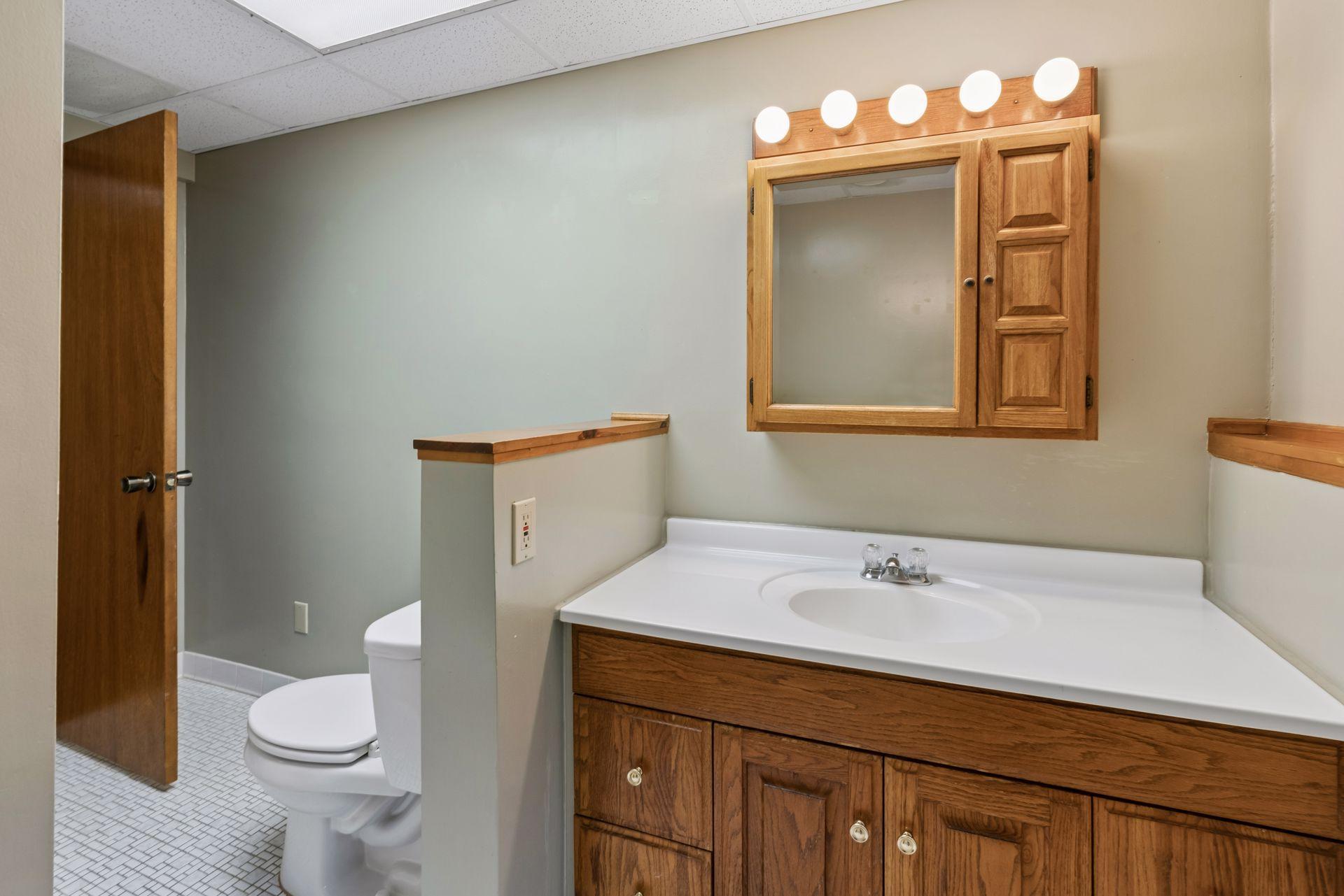 View of Residential at 707 Hamline Avenue, Saint Paul MN 55116, Saint Paul (38 of 49) - Mike Wilen | Minnesota Team Real Estate