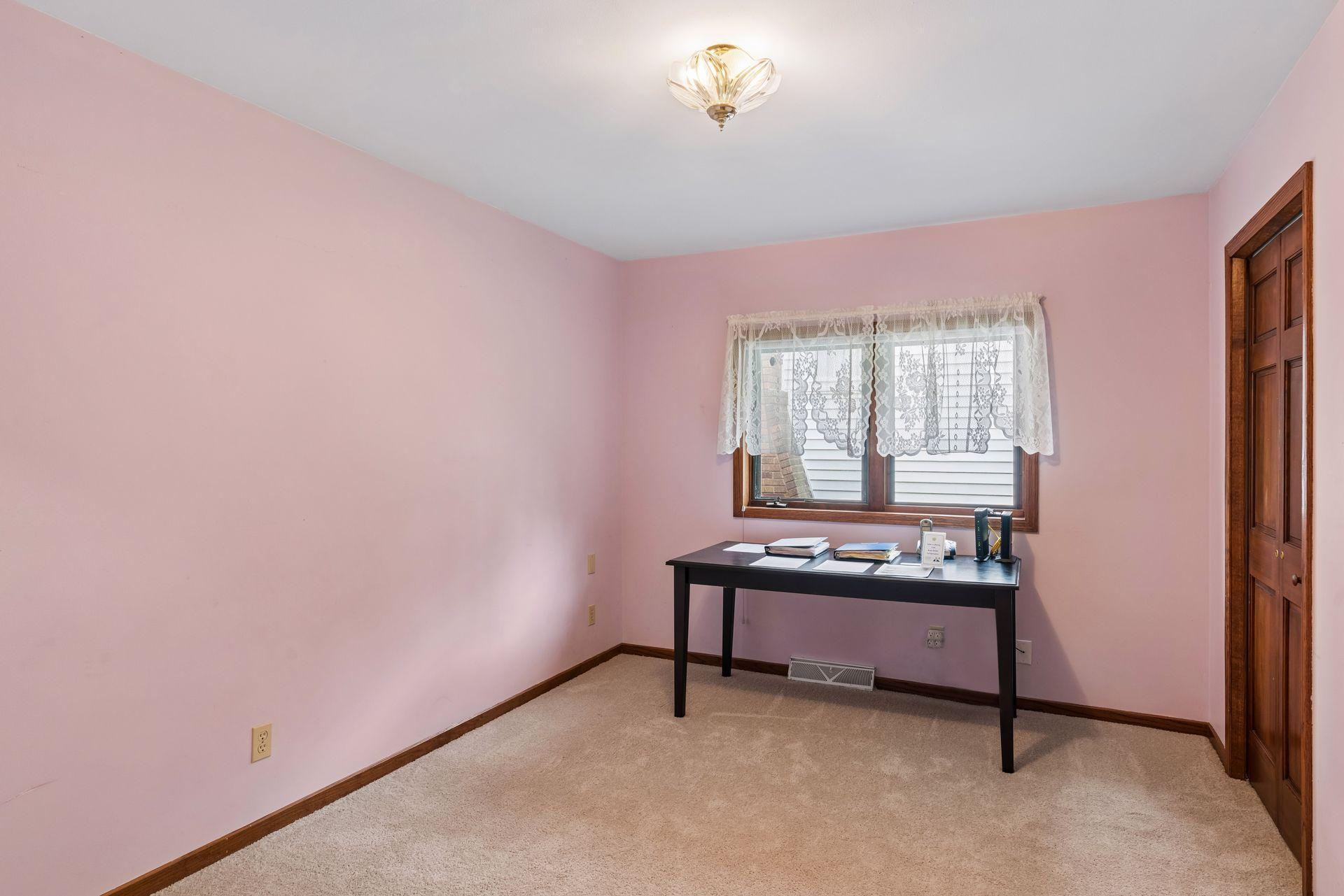 View of Residential at 707 Hamline Avenue, Saint Paul MN 55116, Saint Paul (21 of 49) - Mike Wilen | Minnesota Team Real Estate