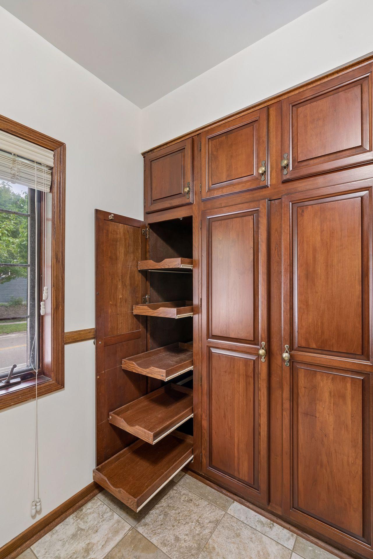 View of Residential at 707 Hamline Avenue, Saint Paul MN 55116, Saint Paul (16 of 49) - Mike Wilen | Minnesota Team Real Estate