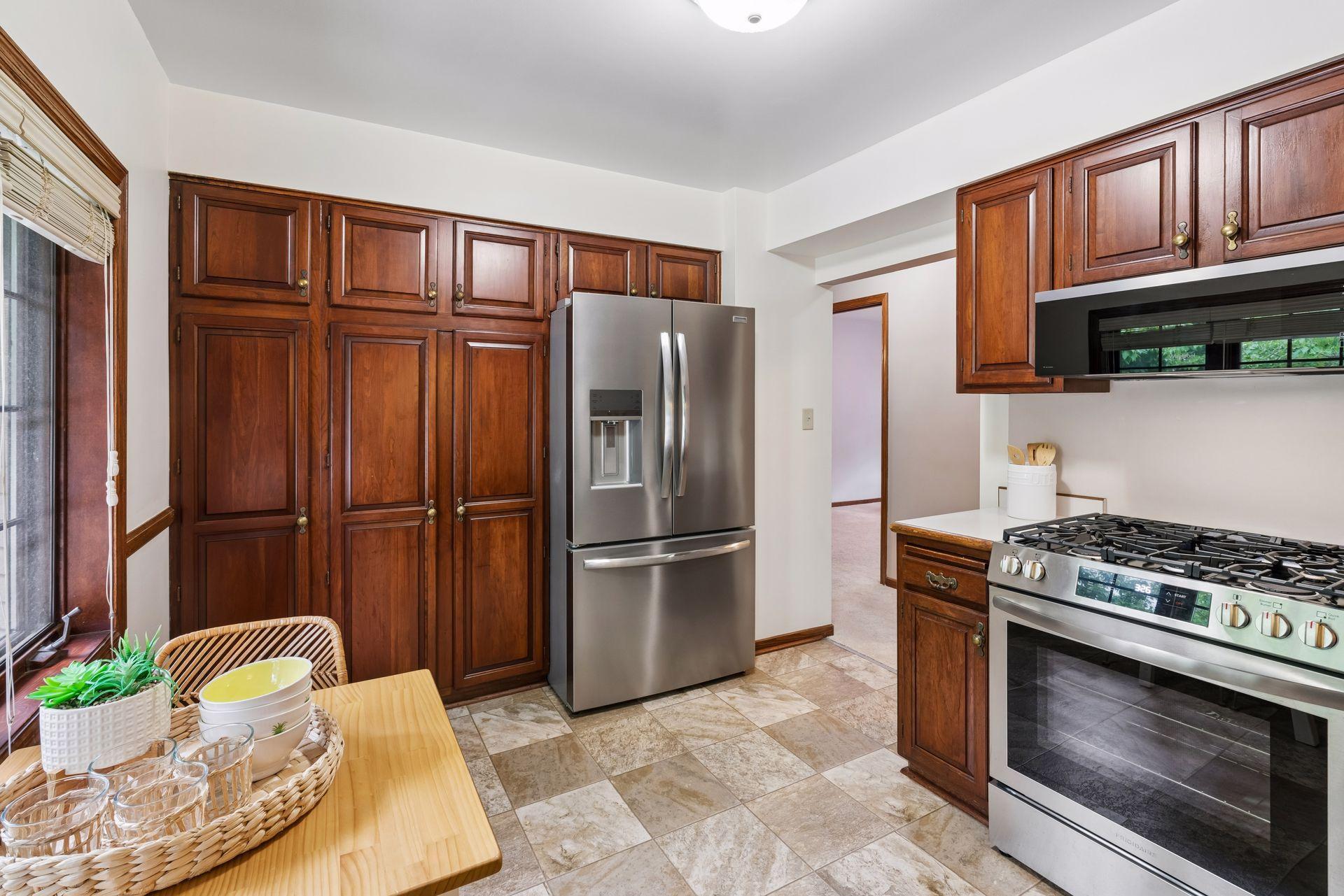 View of Residential at 707 Hamline Avenue, Saint Paul MN 55116, Saint Paul (13 of 49) - Mike Wilen | Minnesota Team Real Estate