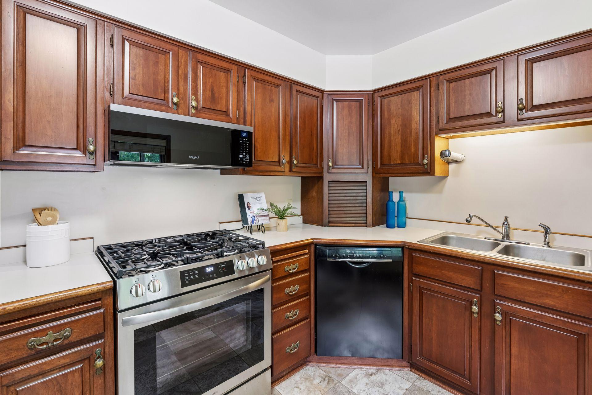 View of Residential at 707 Hamline Avenue, Saint Paul MN 55116, Saint Paul (15 of 49) - Mike Wilen | Minnesota Team Real Estate