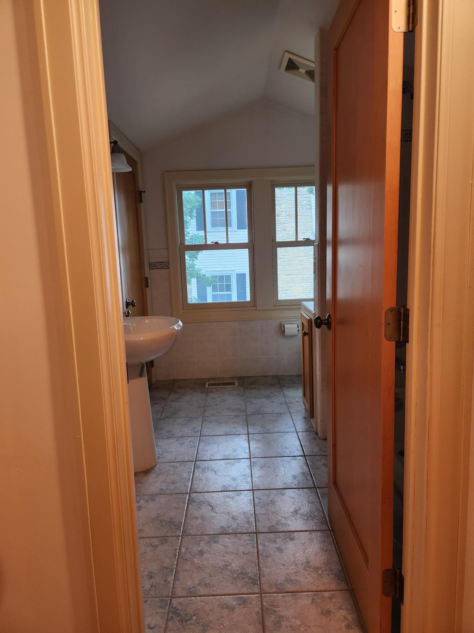 View of Residential at 1434 Hythe Street, Saint Paul MN 55108, Saint Paul (41 of 48) - Mike Wilen | Minnesota Team Real Estate