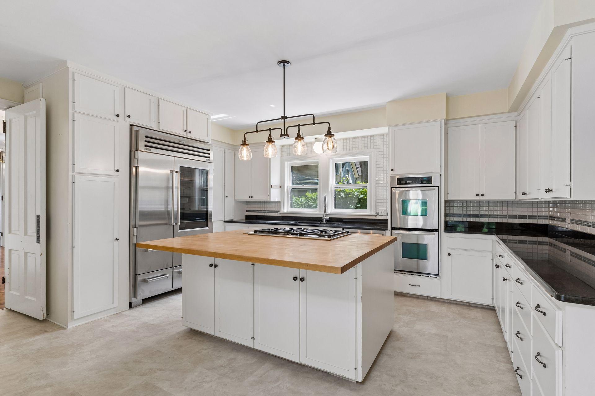 View of Residential at 422 Laurel Avenue, Saint Paul MN 55102, Saint Paul (34 of 96) - Mike Wilen | Minnesota Team Real Estate