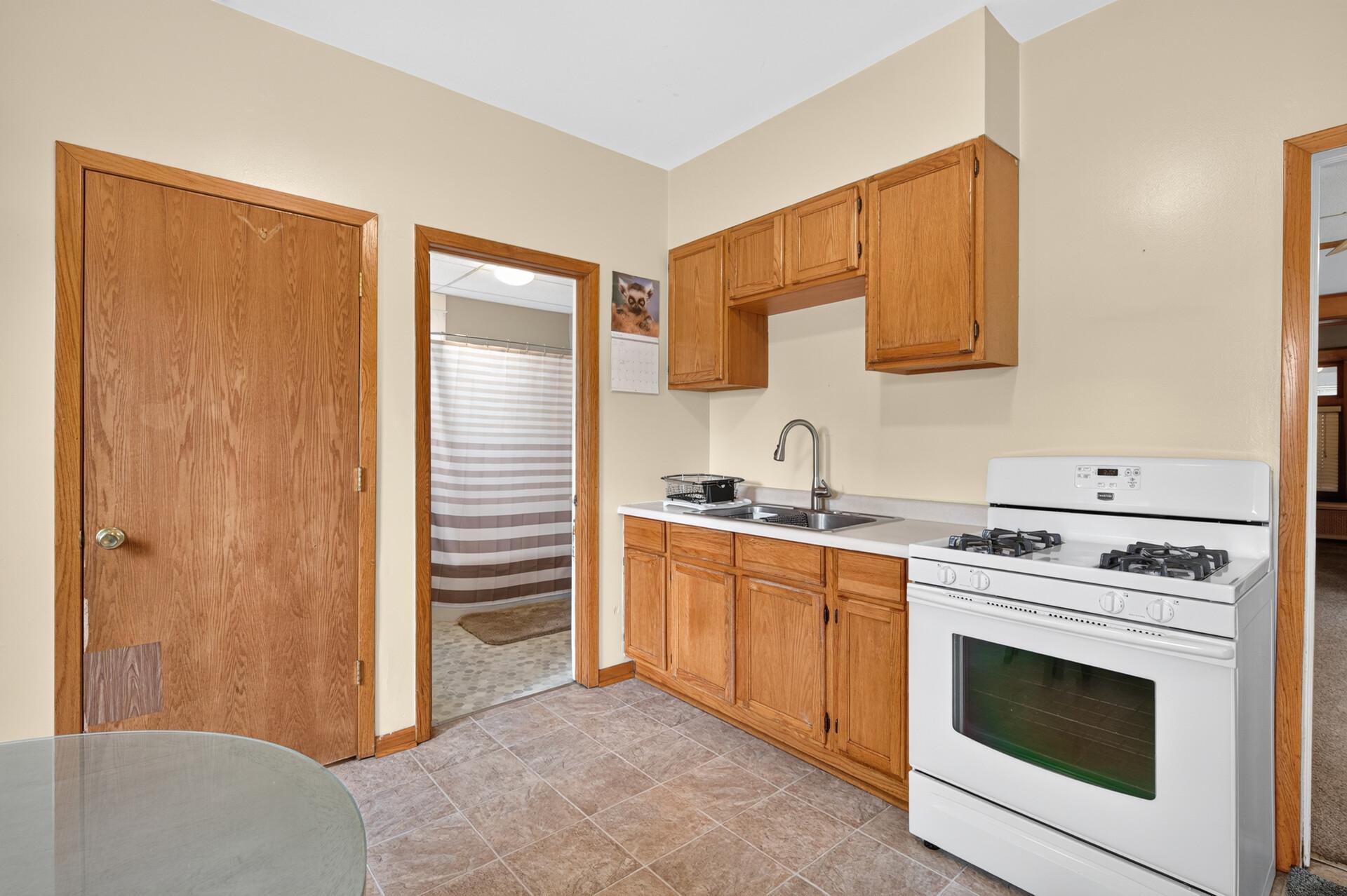 View of Residential Income at 864 Case Avenue, Saint Paul MN 55106, Saint Paul (11 of 27) - Mike Wilen | Minnesota Team Real Estate