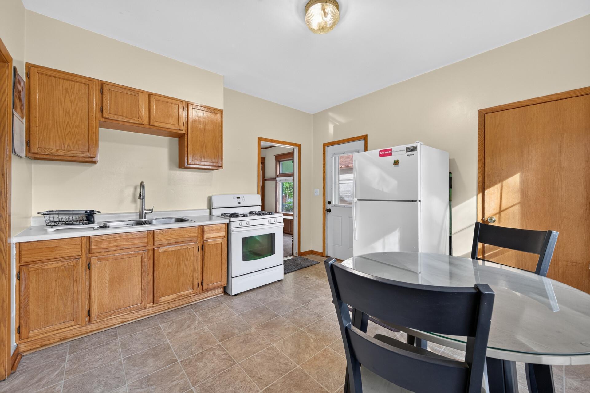 View of Residential Income at 864 Case Avenue, Saint Paul MN 55106, Saint Paul (10 of 27) - Mike Wilen | Minnesota Team Real Estate