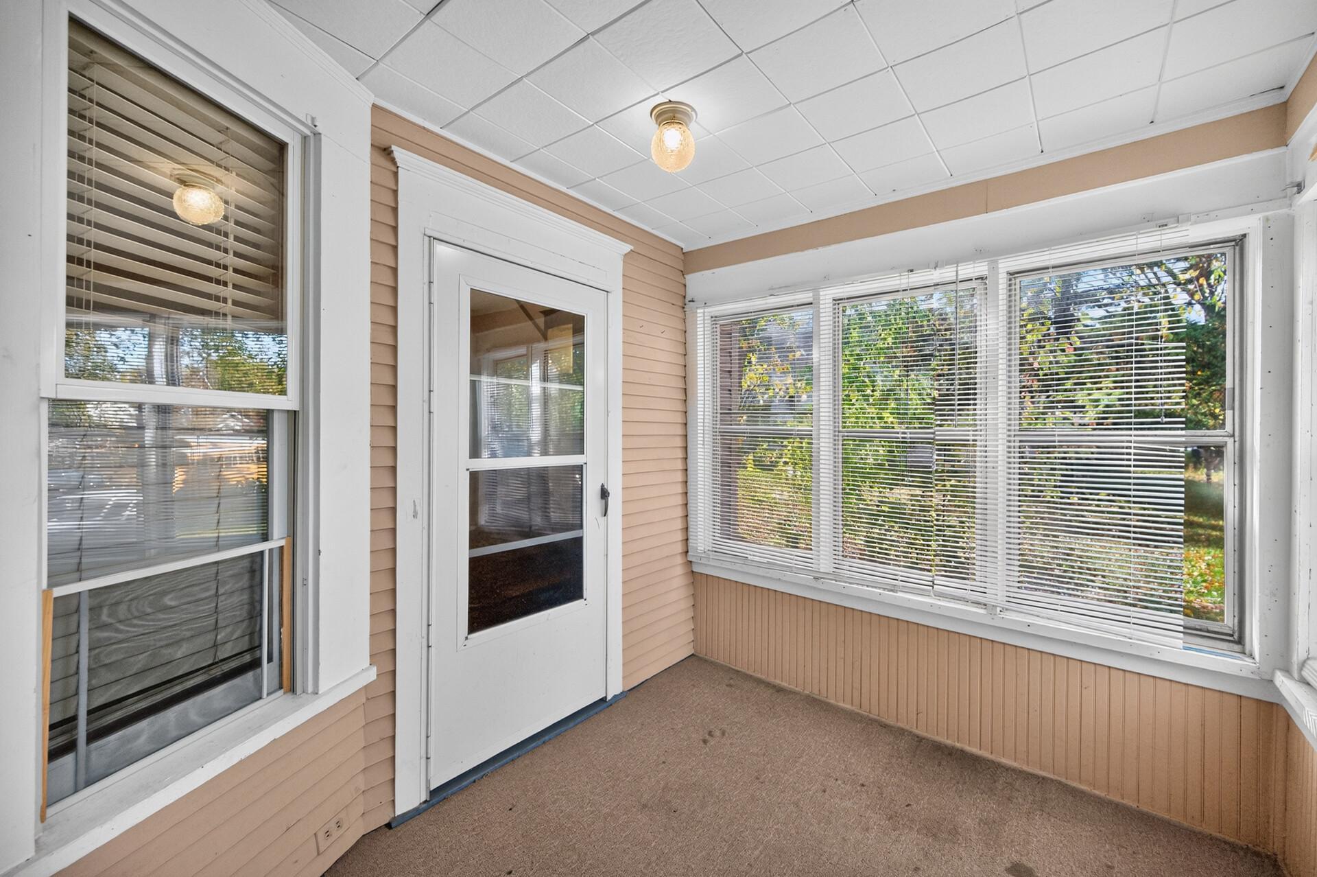 View of Residential Income at 864 Case Avenue, Saint Paul MN 55106, Saint Paul (3 of 27) - Mike Wilen | Minnesota Team Real Estate