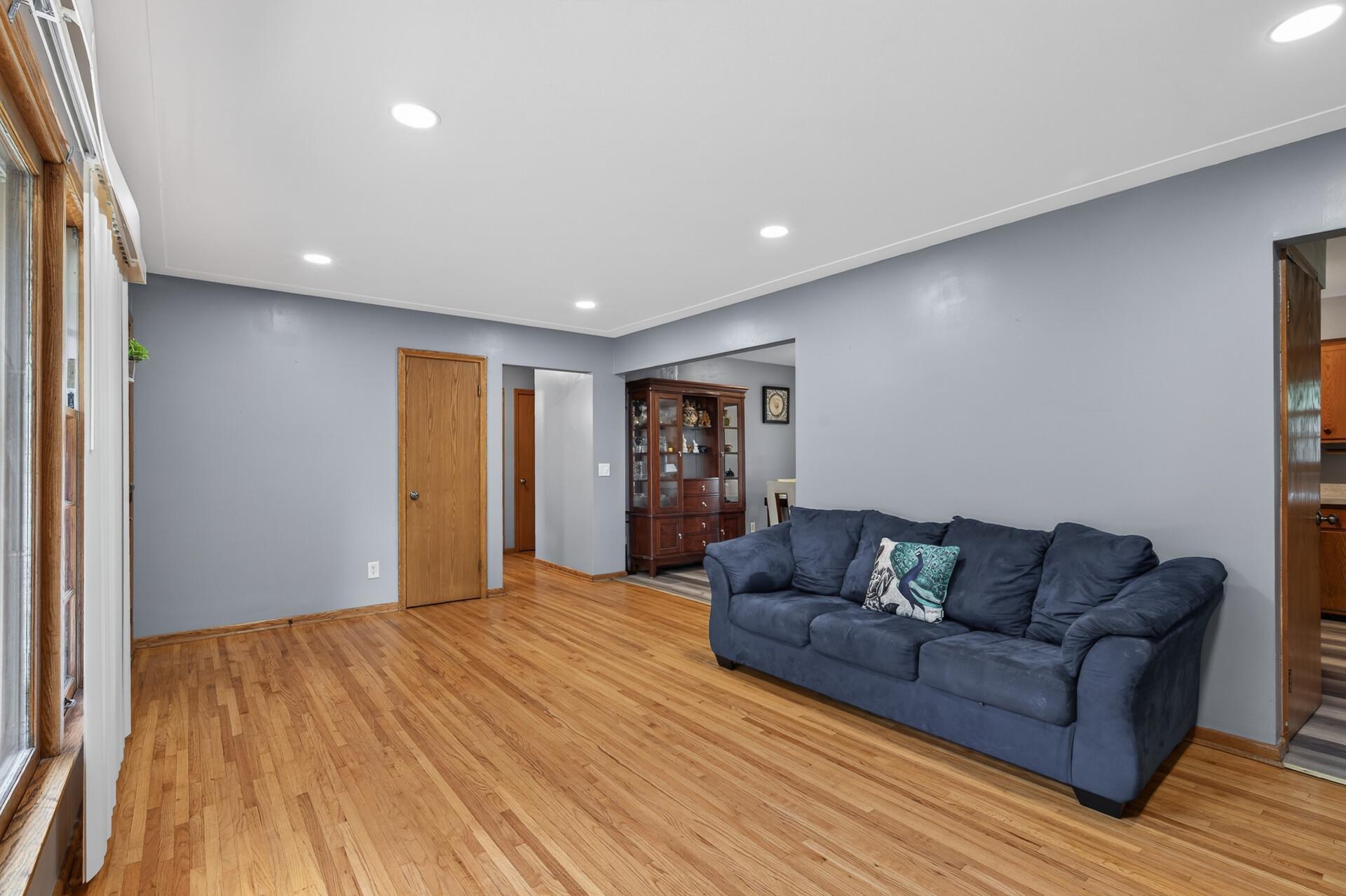 View of Residential at 6911 River Road, Fridley MN 55432, Fridley (7 of 30) - Mike Wilen | Minnesota Team Real Estate