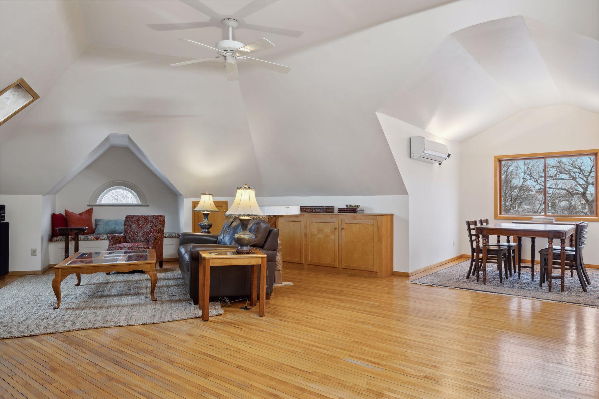 View of Residential at 1203 Mount Curve Avenue, Minneapolis MN 55403, Minneapolis (28 of 44) - Mike Wilen | Minnesota Team Real Estate
