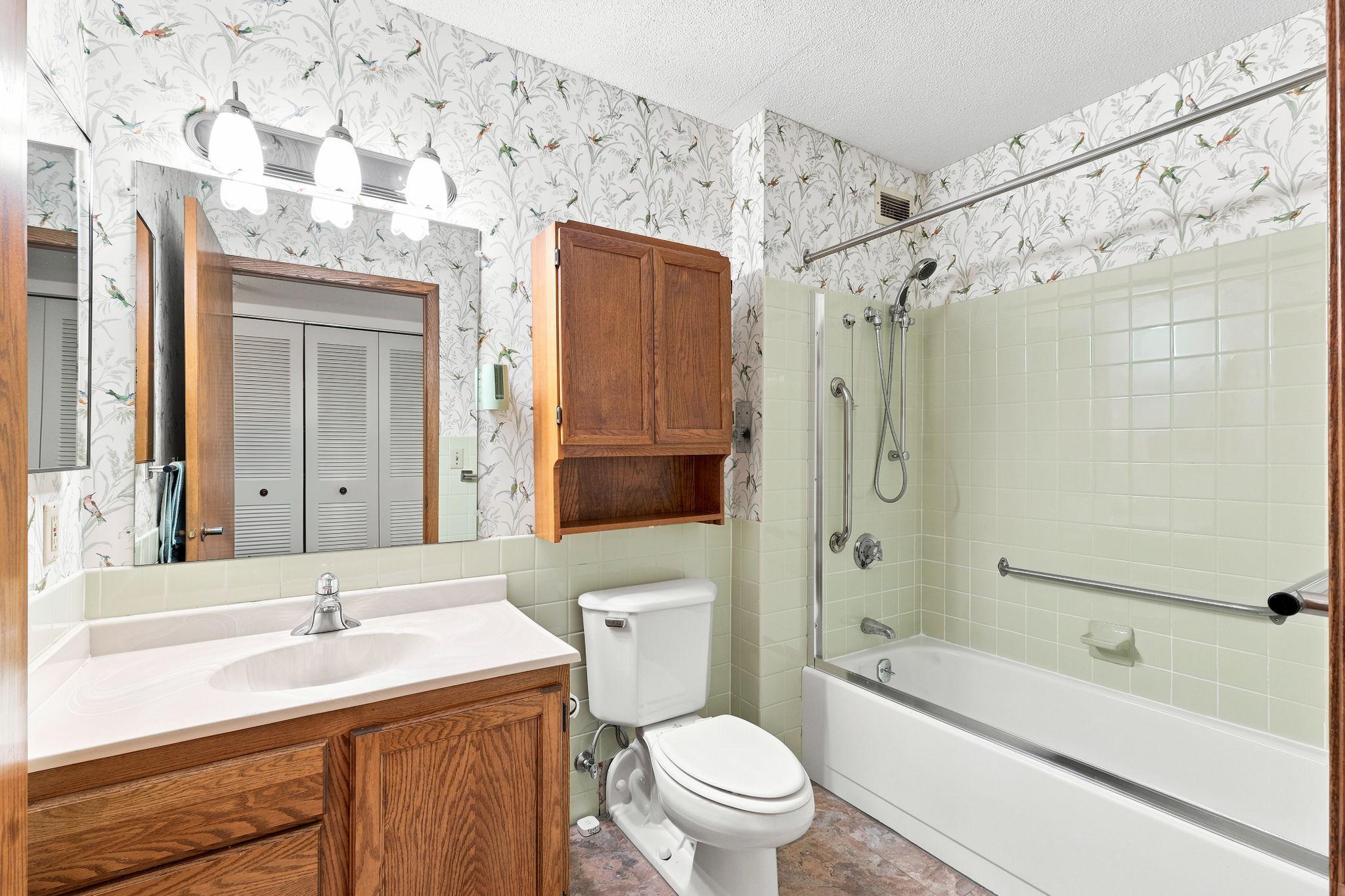 View of Residential at 6615 Lake Shore Drive #405, Richfield MN 55423, Richfield (20 of 29) - Mike Wilen | Minnesota Team Real Estate