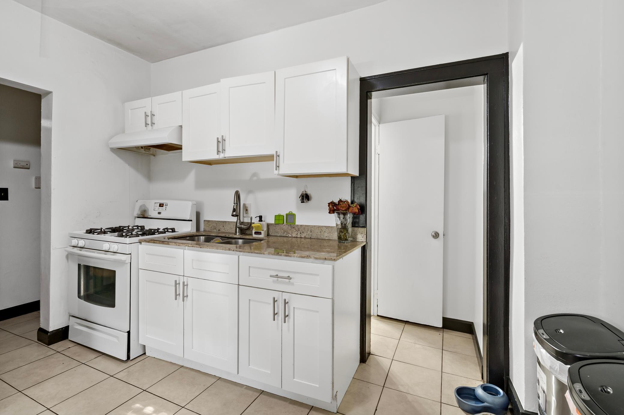 View of Residential Income at 910 Wilson Avenue, Saint Paul MN 55106, Saint Paul (34 of 52) - Mike Wilen | Minnesota Team Real Estate