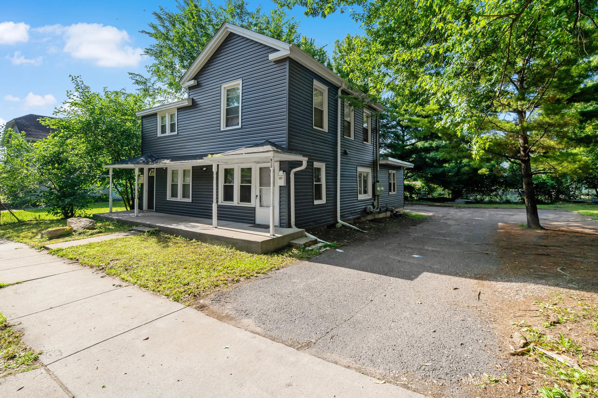 View of Residential Income at 910 Wilson Avenue, Saint Paul MN 55106, Saint Paul (29 of 52) - Mike Wilen | Minnesota Team Real Estate
