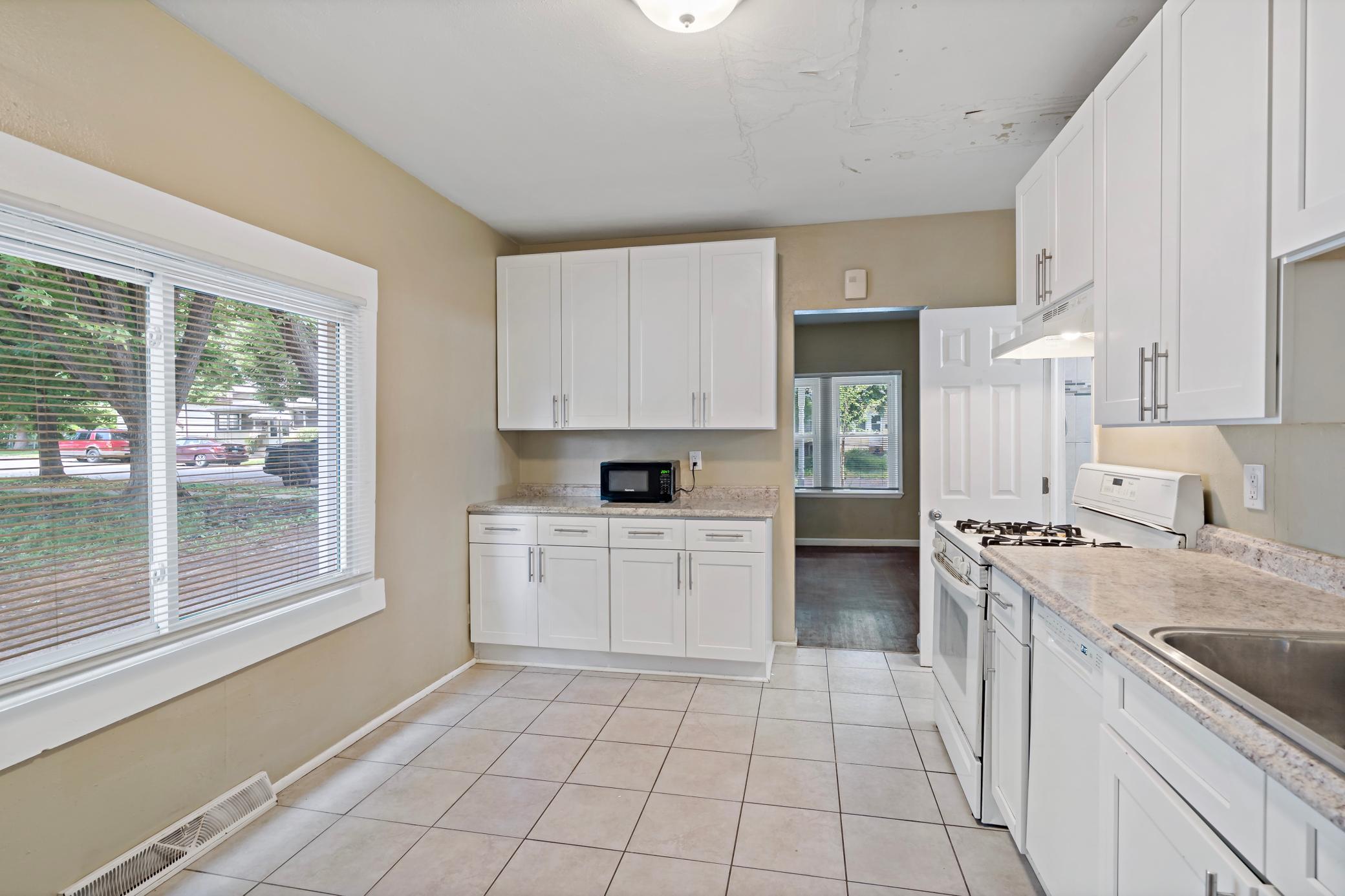 View of Residential Income at 910 Wilson Avenue, Saint Paul MN 55106, Saint Paul (14 of 52) - Mike Wilen | Minnesota Team Real Estate