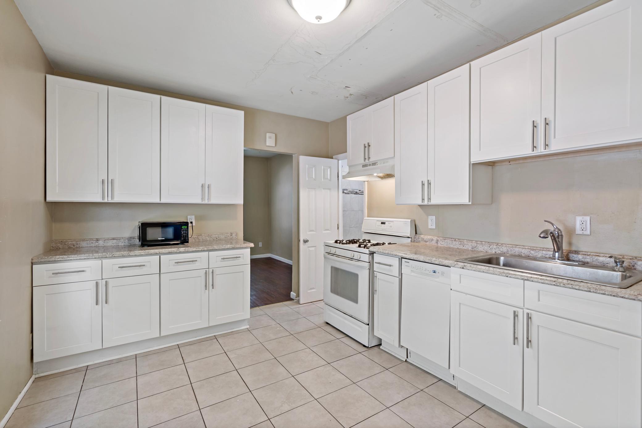 View of Residential Income at 910 Wilson Avenue, Saint Paul MN 55106, Saint Paul (12 of 52) - Mike Wilen | Minnesota Team Real Estate