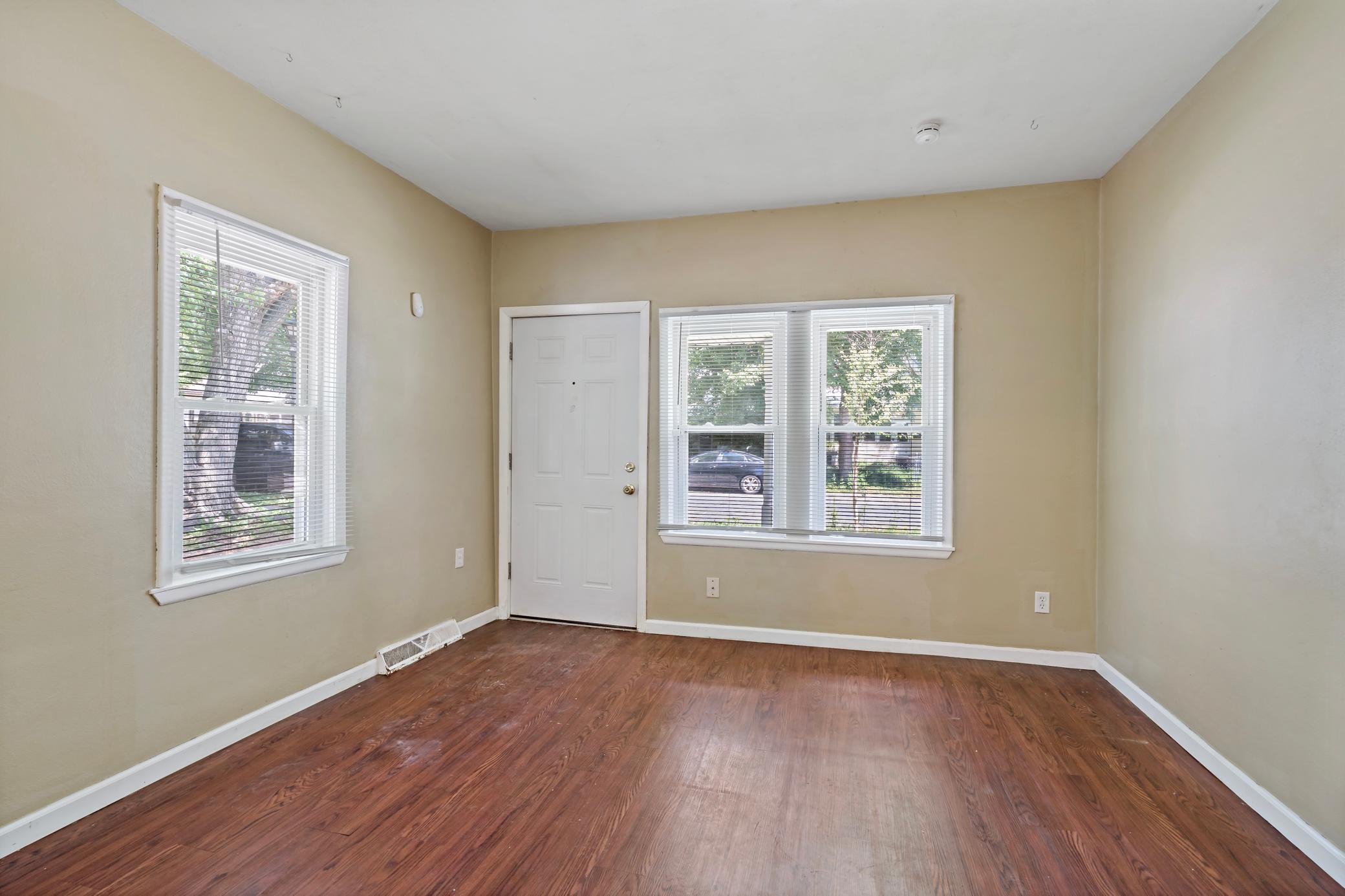 View of Residential Income at 910 Wilson Avenue, Saint Paul MN 55106, Saint Paul (10 of 52) - Mike Wilen | Minnesota Team Real Estate