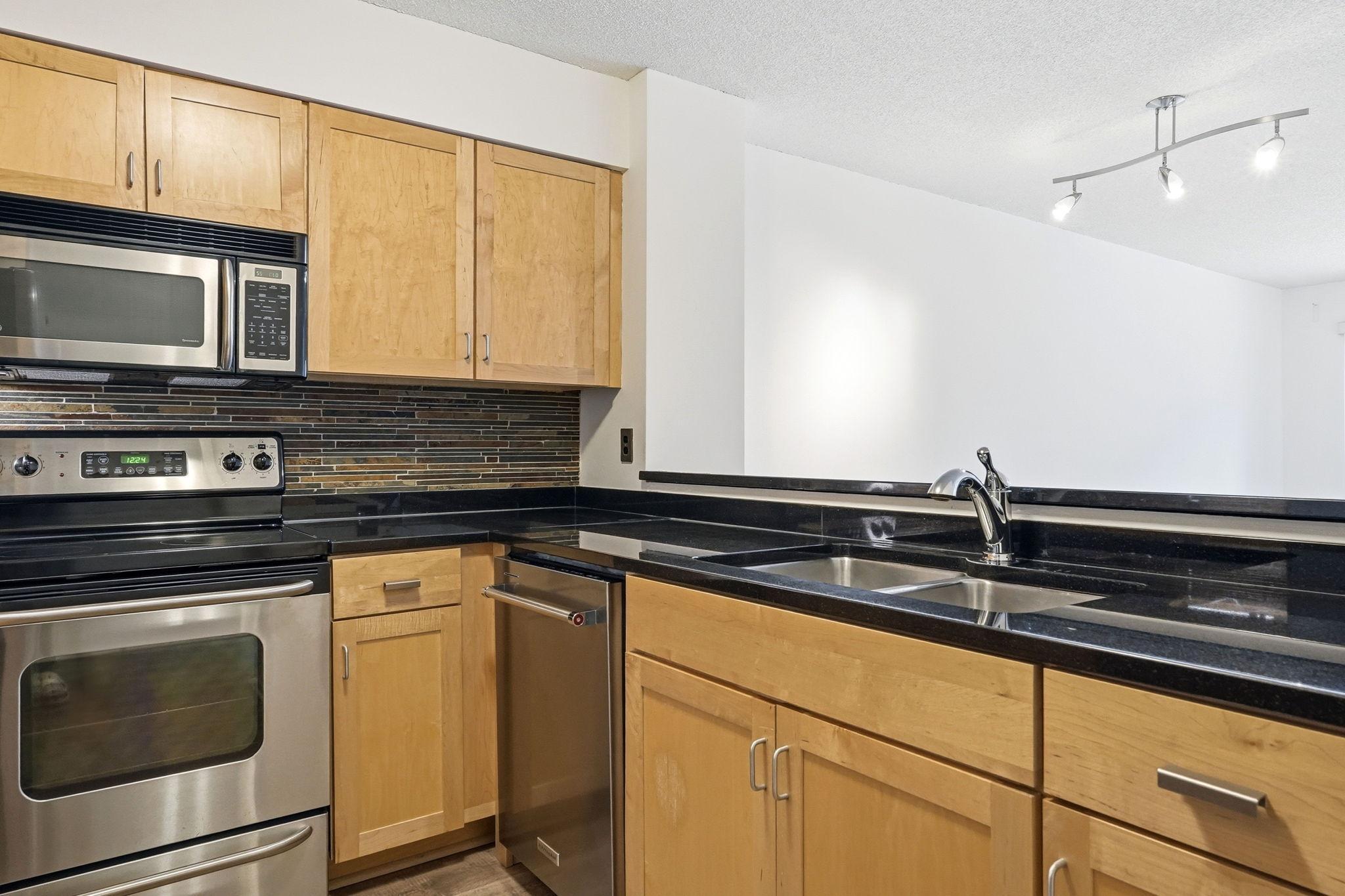 View of Residential at 401 1st Street #203, Minneapolis MN 55401, Minneapolis (17 of 54) - Mike Wilen | Minnesota Team Real Estate
