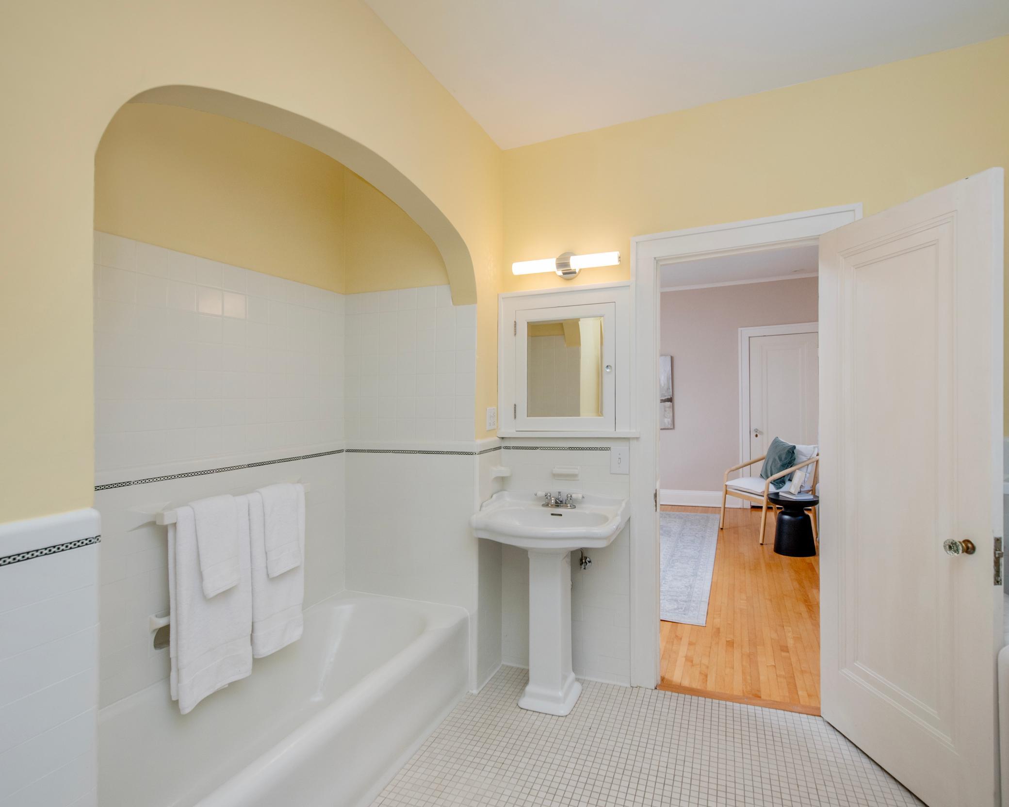 View of Residential at 1917 Summit Avenue #2, Saint Paul MN 55105, Saint Paul (25 of 69) - Mike Wilen | Minnesota Team Real Estate