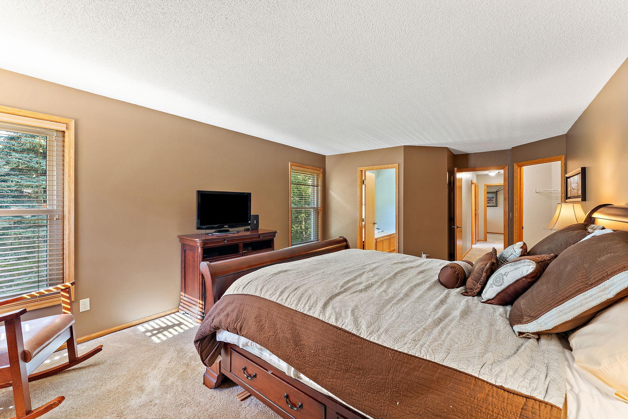 View of Residential at 1946 Lochaven Alcove, Woodbury MN 55125, Woodbury (22 of 46) - Mike Wilen | Minnesota Team Real Estate