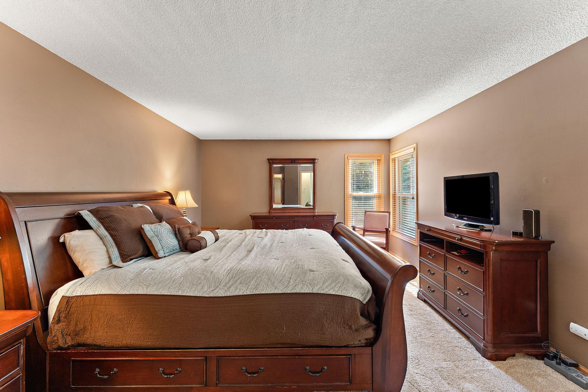 View of Residential at 1946 Lochaven Alcove, Woodbury MN 55125, Woodbury (20 of 46) - Mike Wilen | Minnesota Team Real Estate