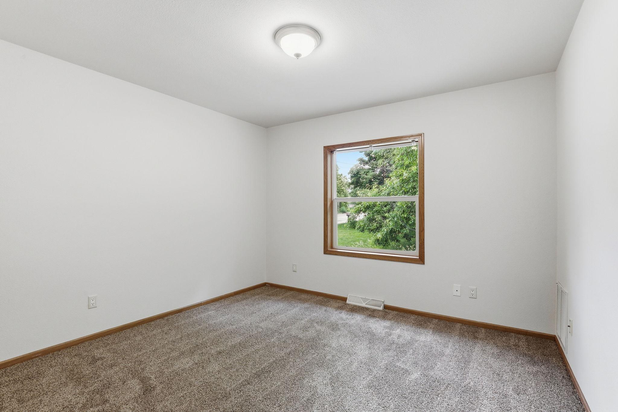 View of Residential at 1534 Larpenteur Avenue, Saint Paul MN 55109, Saint Paul (24 of 33) - Mike Wilen | Minnesota Team Real Estate