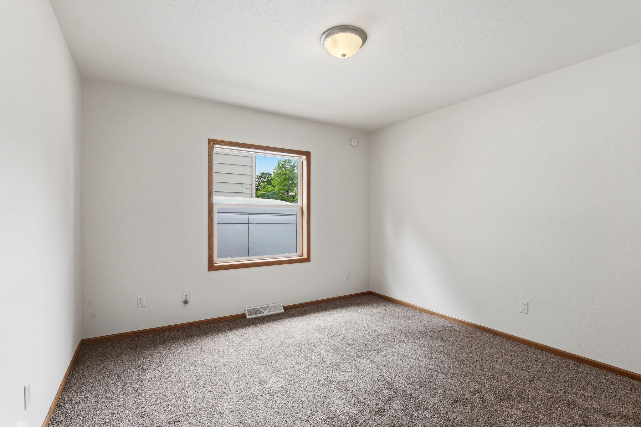 View of Residential at 1534 Larpenteur Avenue, Saint Paul MN 55109, Saint Paul (26 of 33) - Mike Wilen | Minnesota Team Real Estate