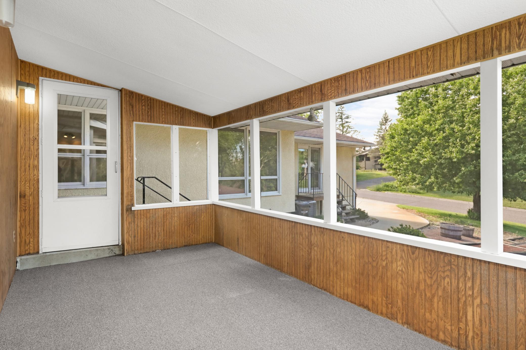 View of Residential at 2878 Meadowlark Lane, Maplewood MN 55109, Maplewood (27 of 52) - Mike Wilen | Minnesota Team Real Estate